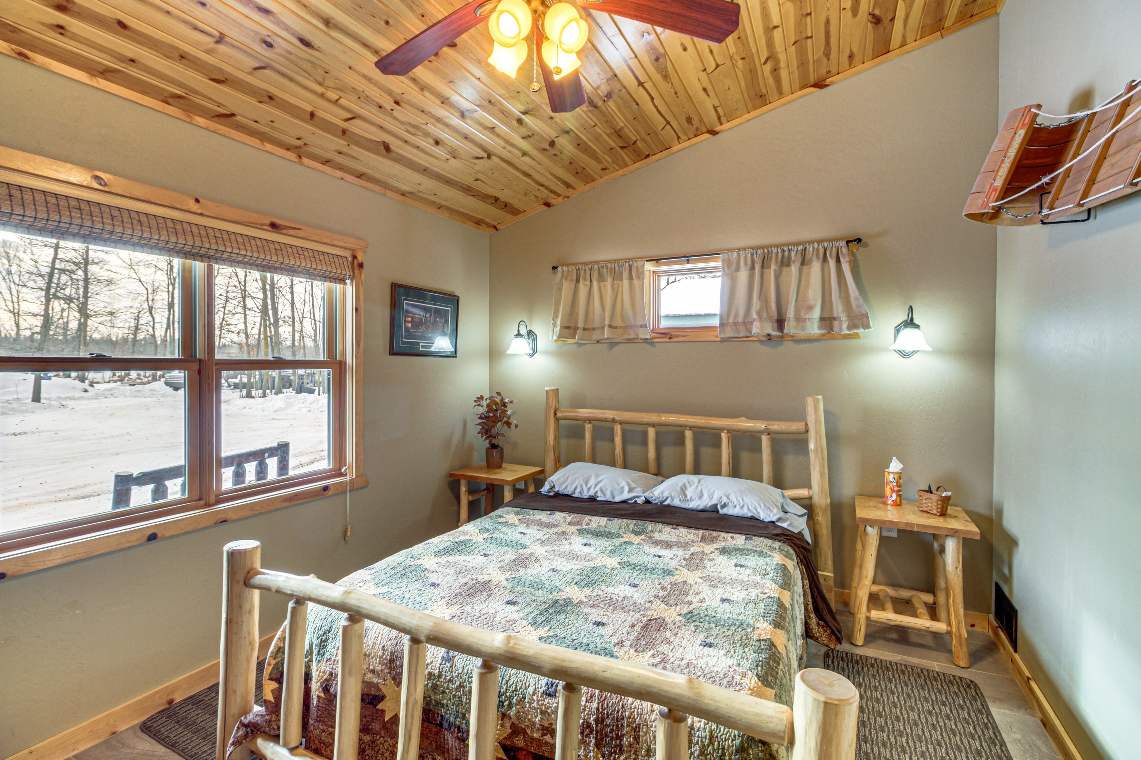 Bedroom 2 | Main Level | Queen Bed