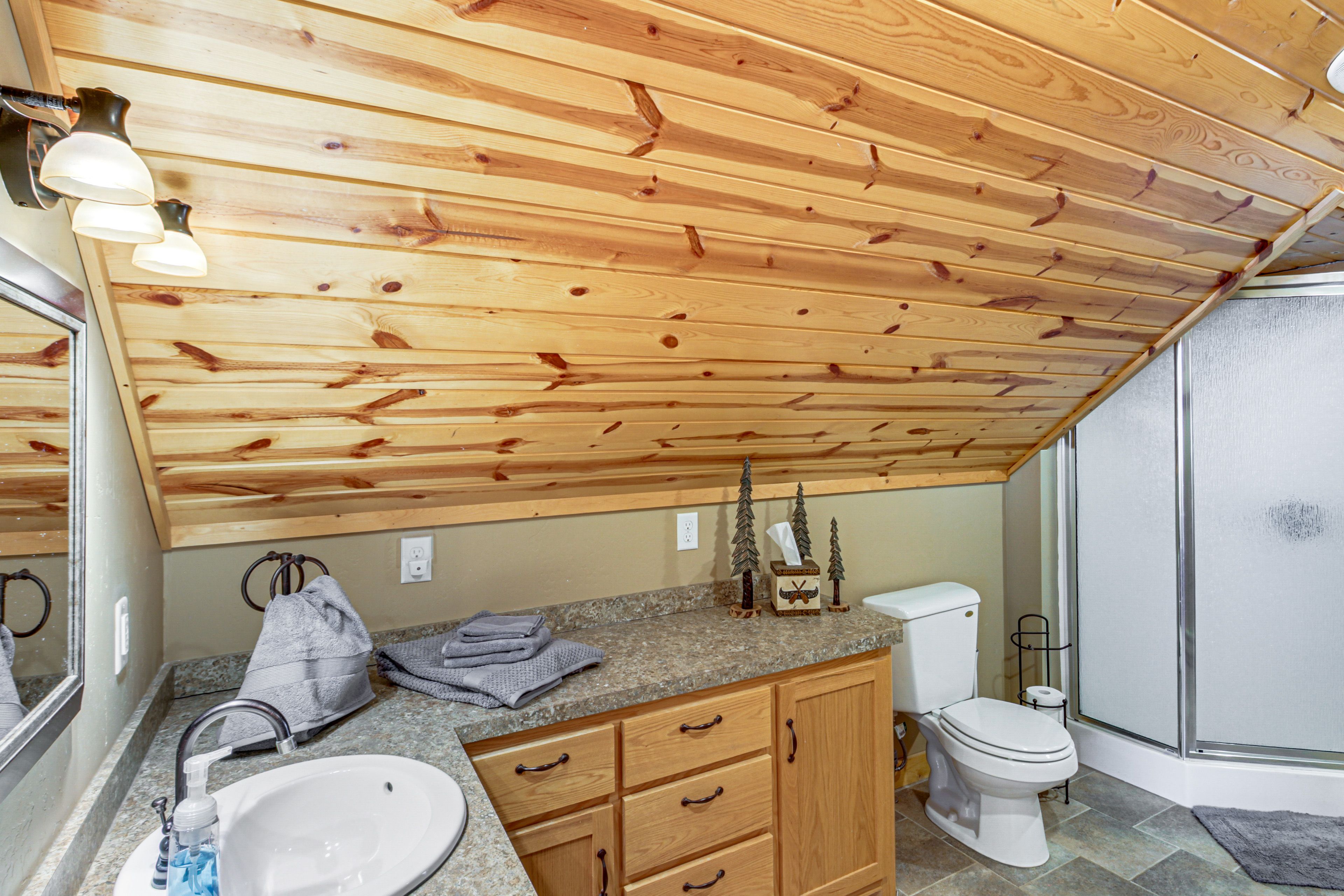 Full Bathroom | Upper Level