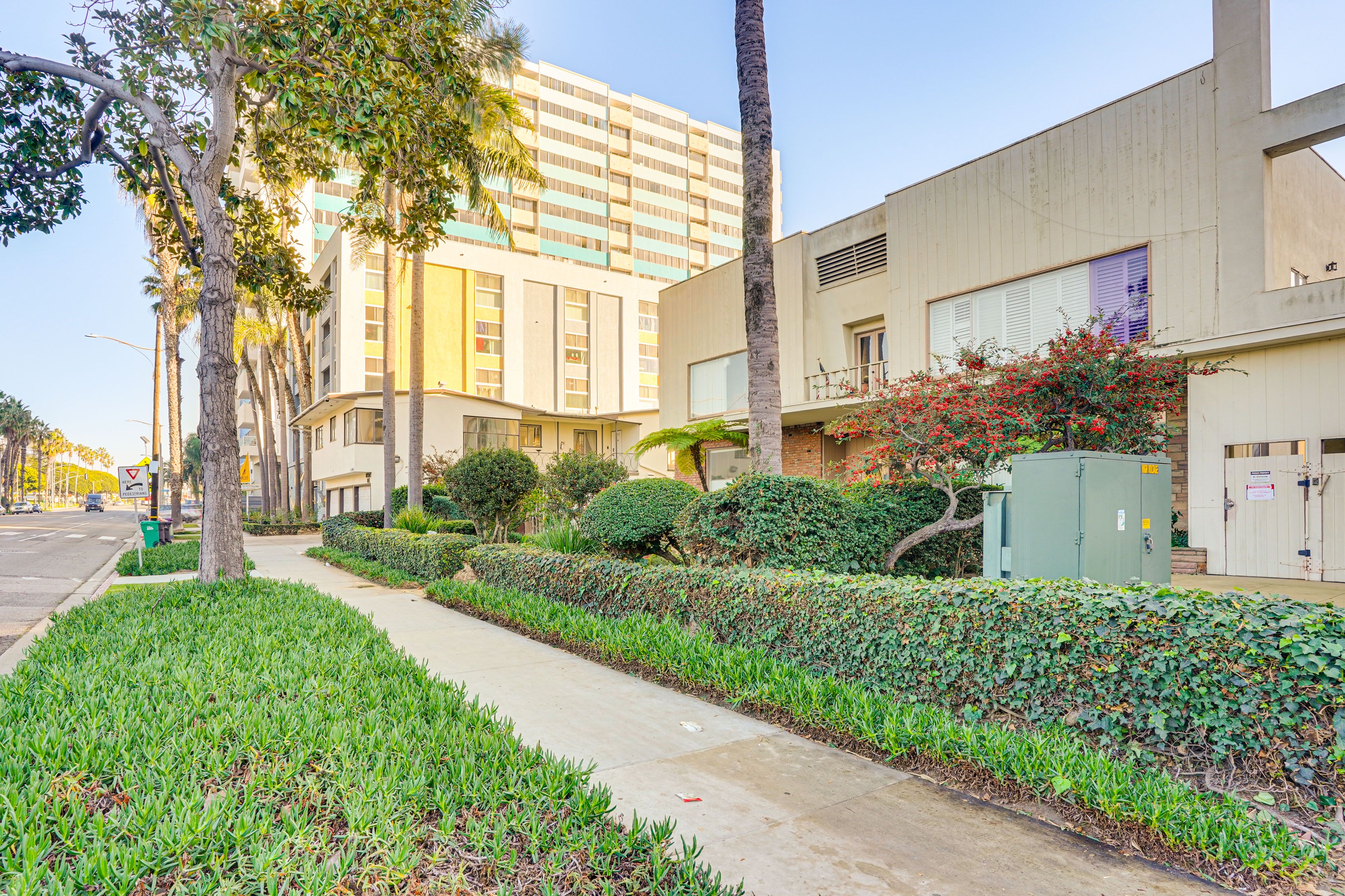 Parking | Garage (1 Small Vehicle)