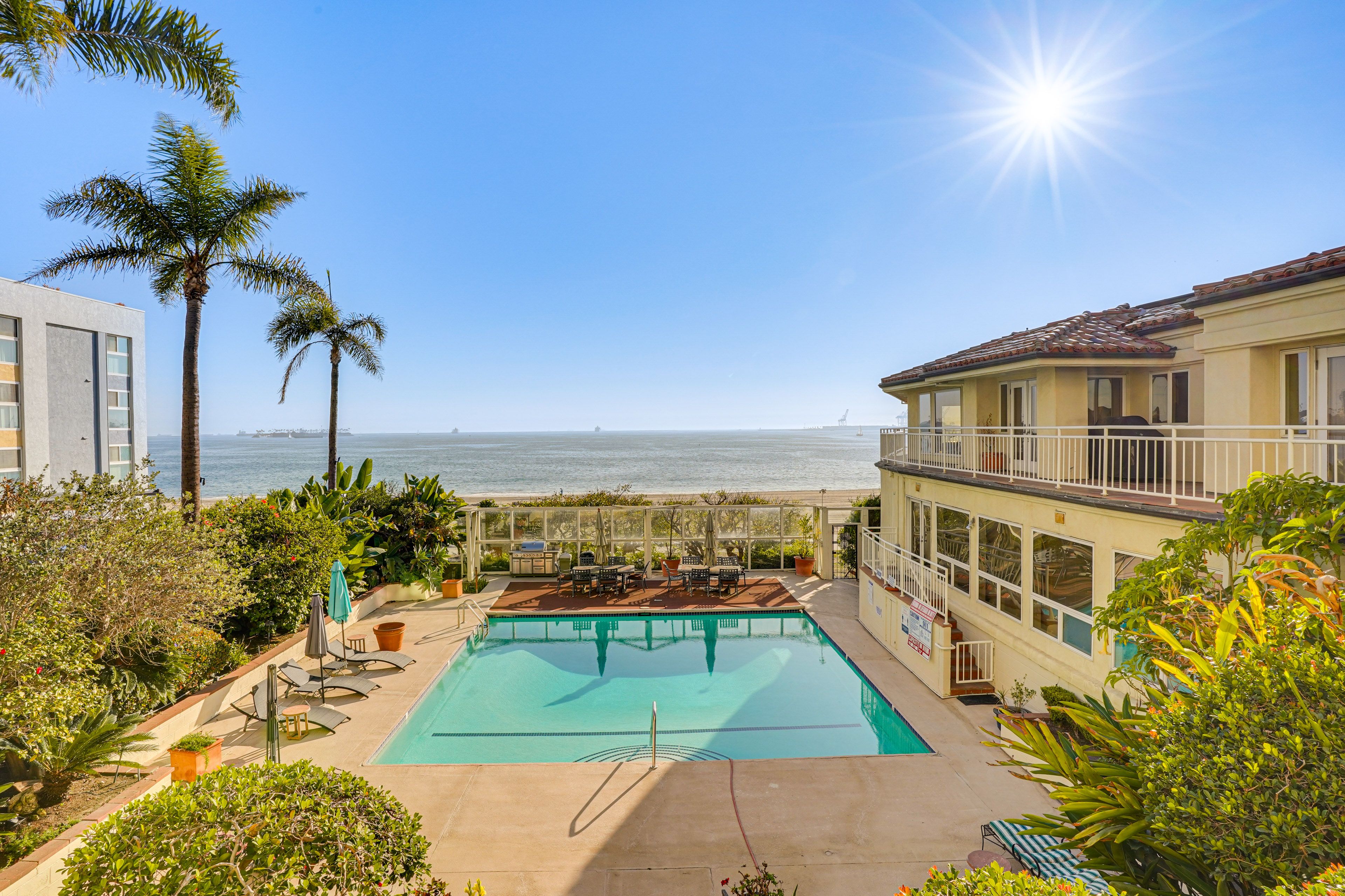 Long Beach Vacation Rental | 2BR | 2BA | 2,500 Sq Ft | Stairs Required