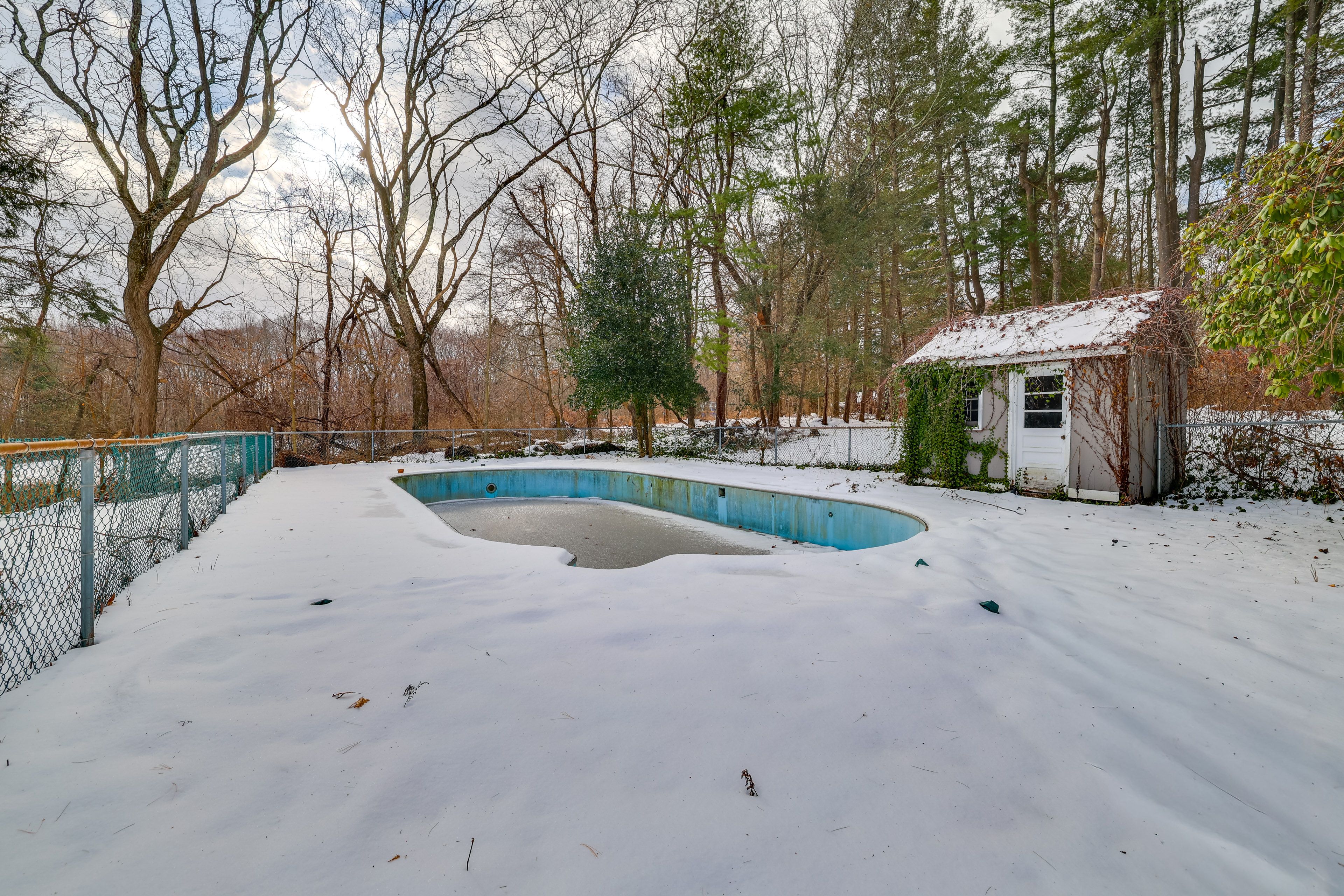 Private Pool (Not Heated)