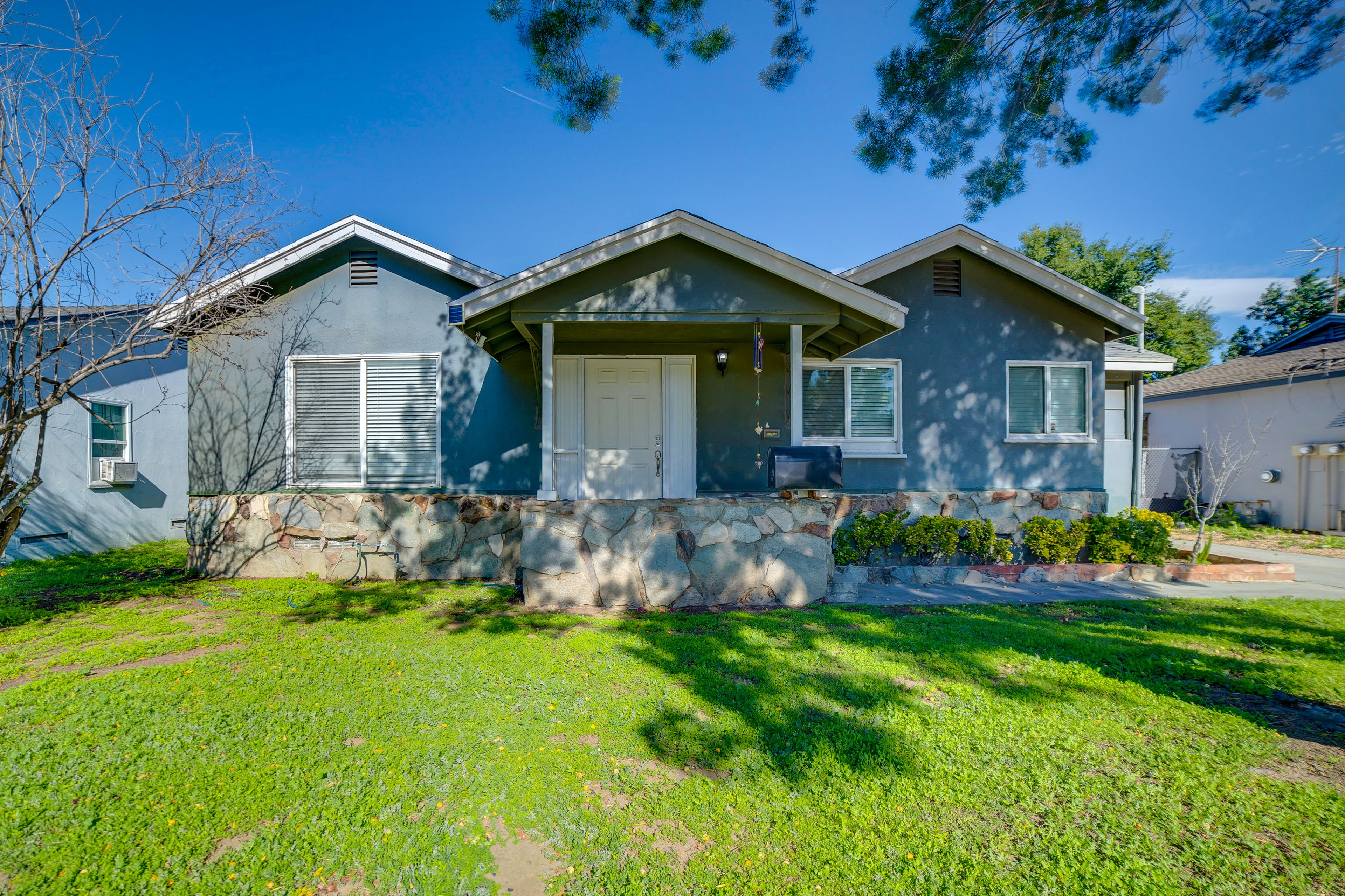 Front Exterior | Parking | Driveway (2 Vehicles)