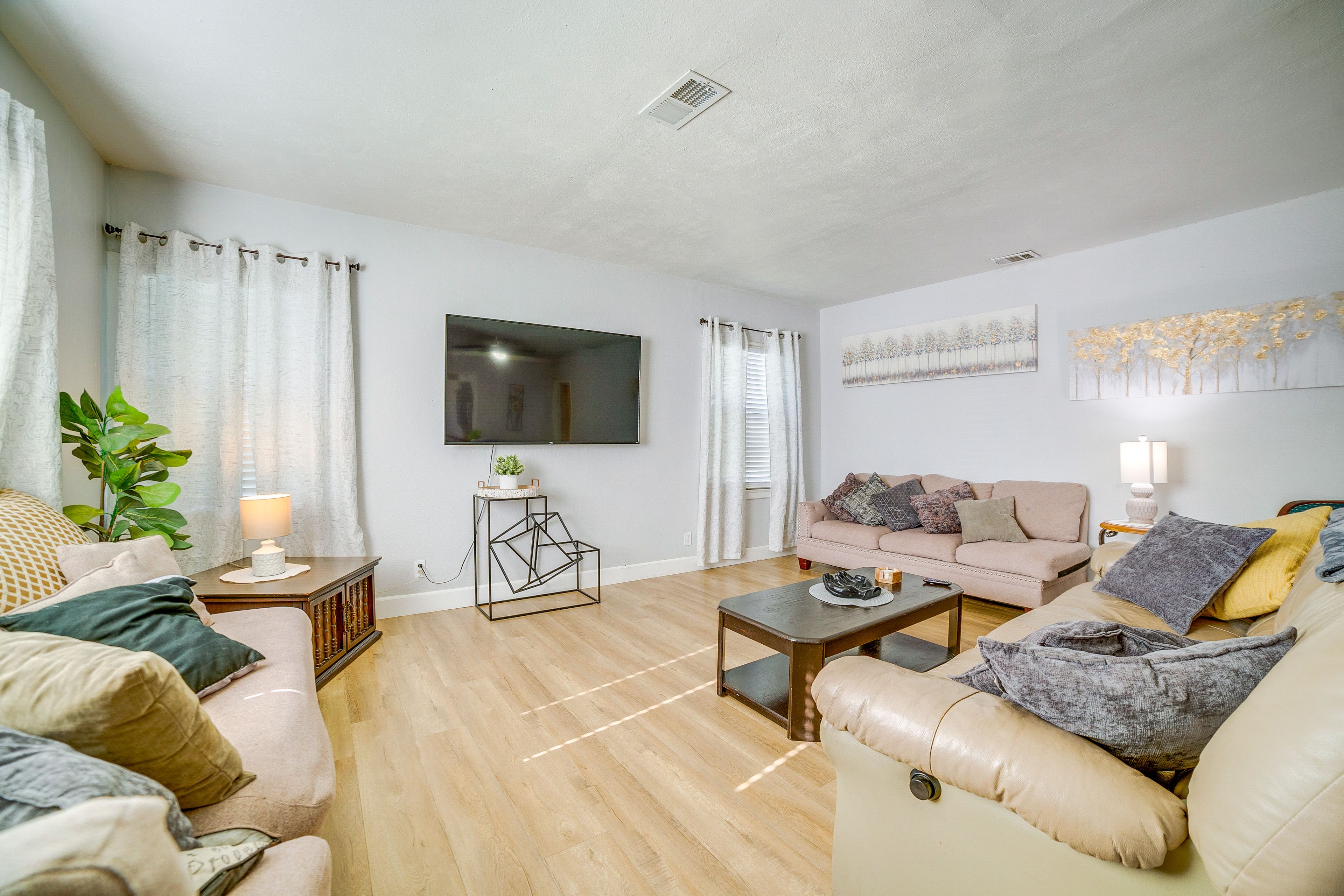 Riverside Vacation Rental | 3BR | 2BA | 1,400 Sq Ft | 2 Steps to Enter