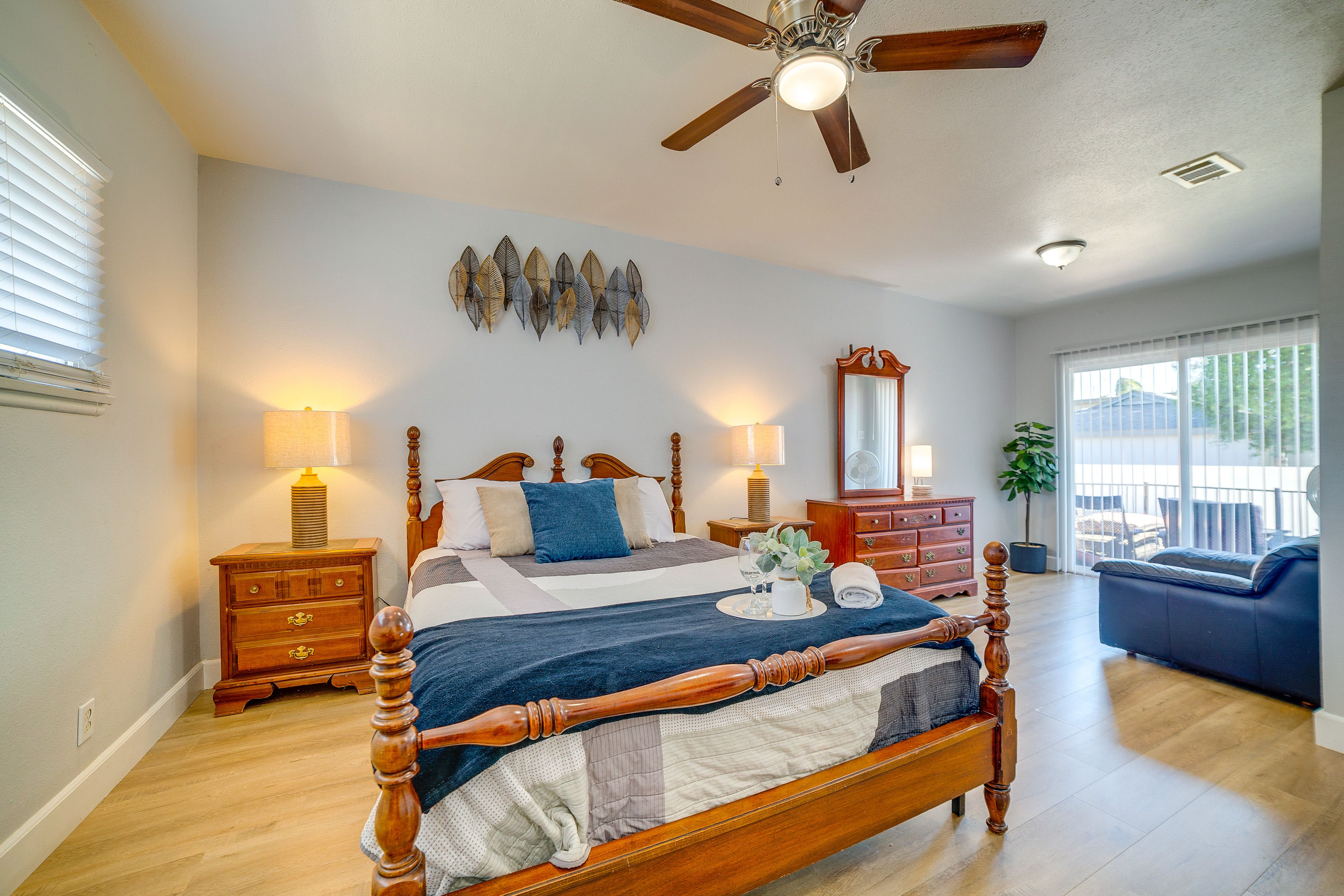 Bedroom 2 | Queen Bed