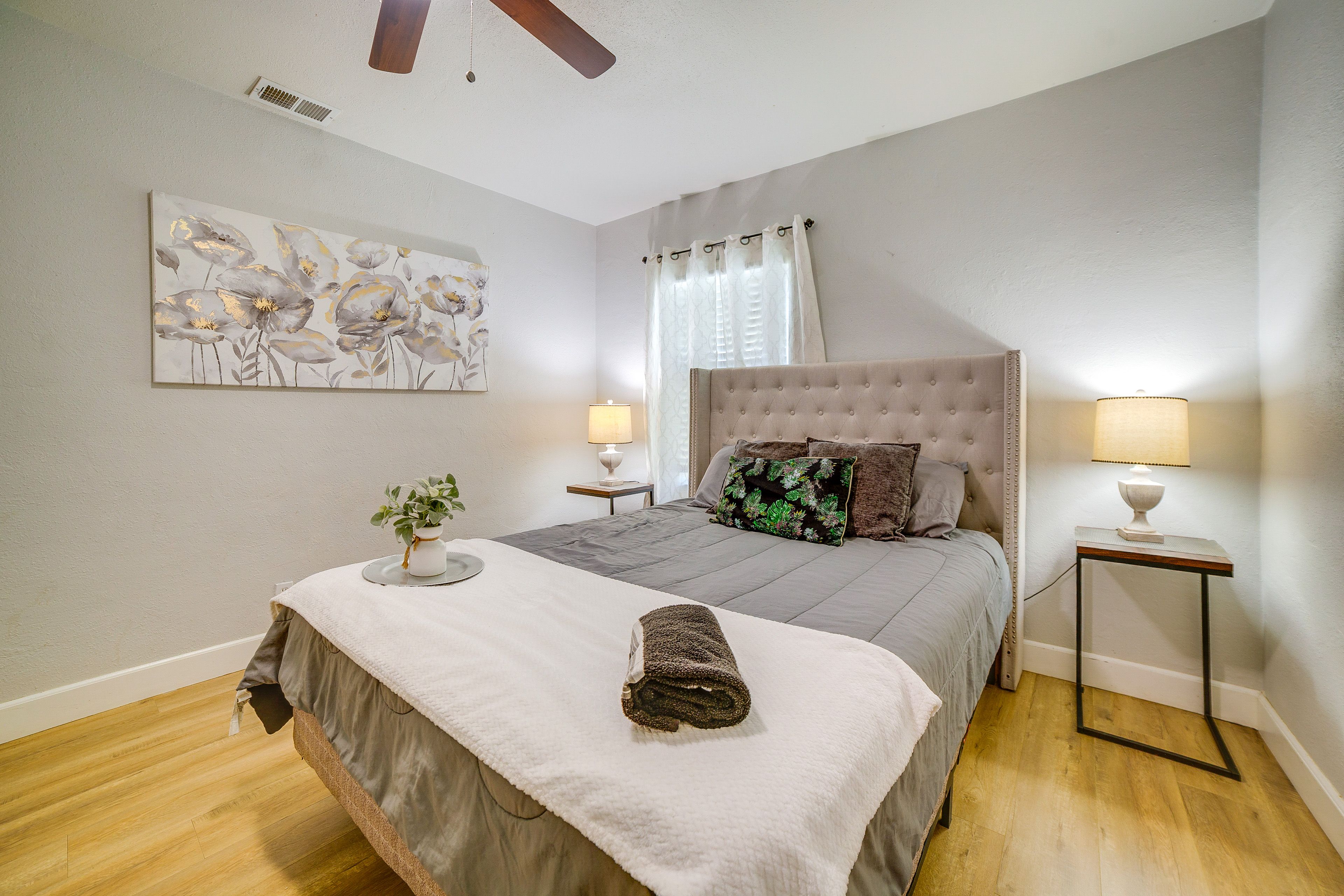 Bedroom 3 | Queen Bed