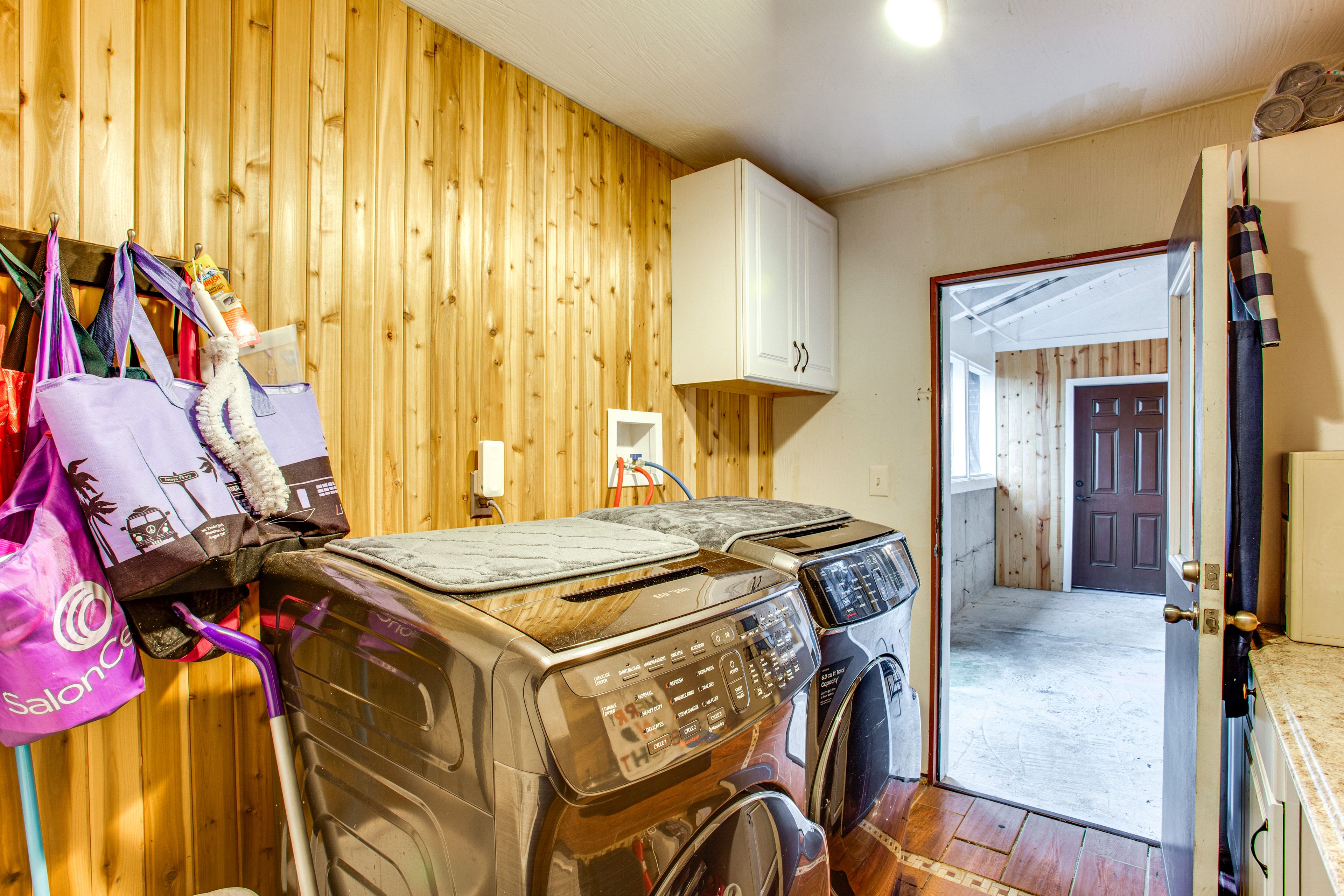 Laundry Room | Washer & Dryer