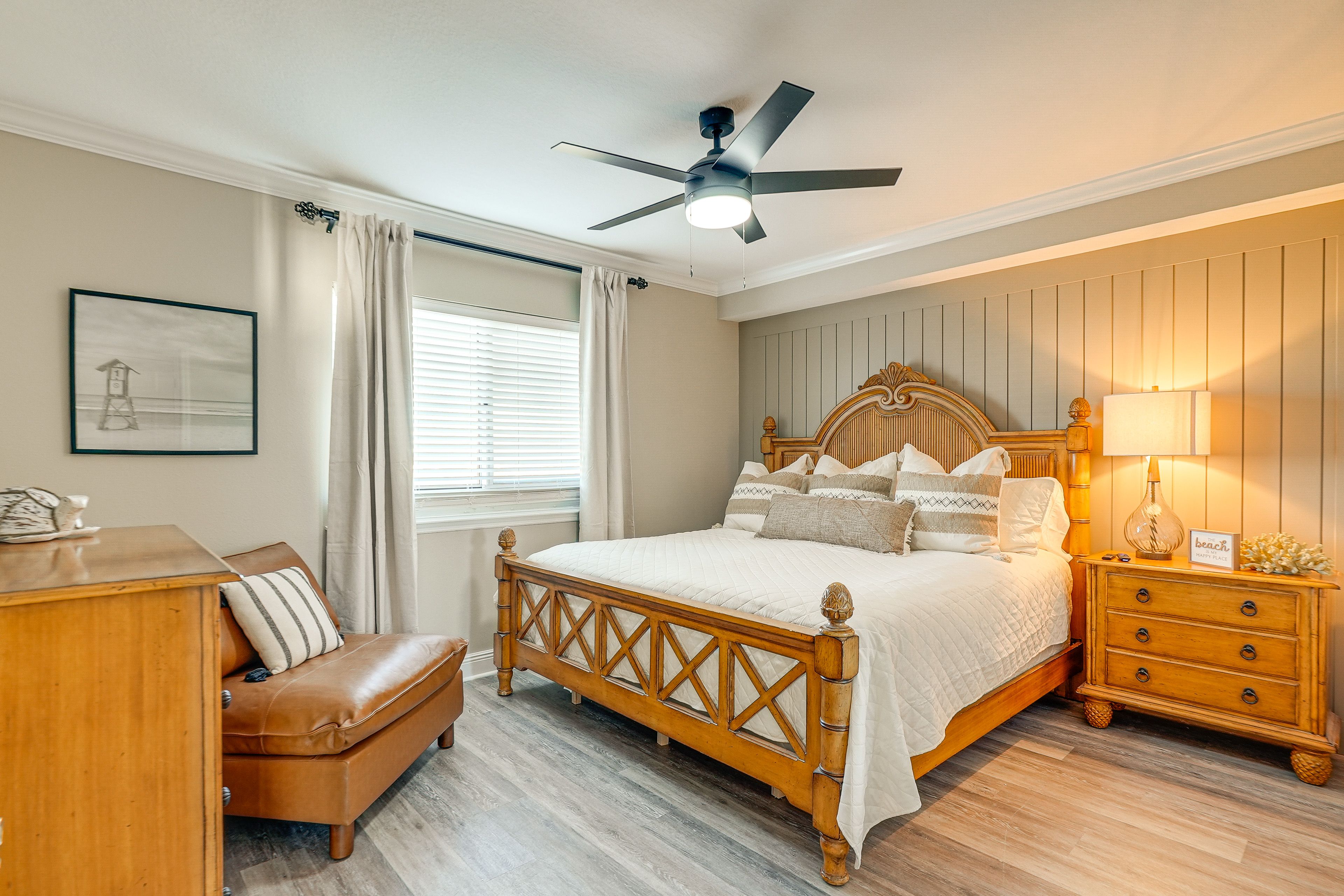 Bedroom 2 | King Bed | Smart TV