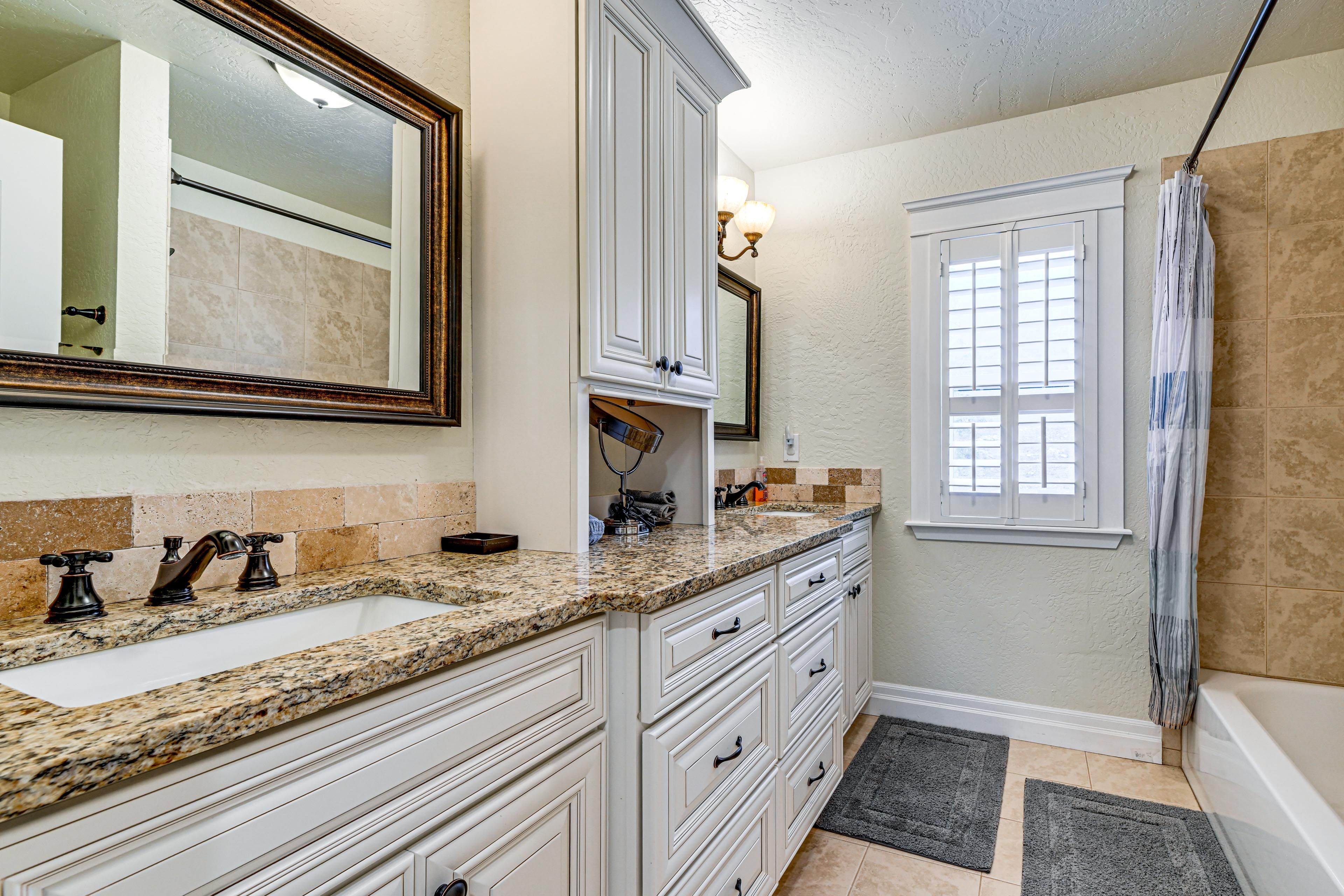 Bathroom | 2nd Floor