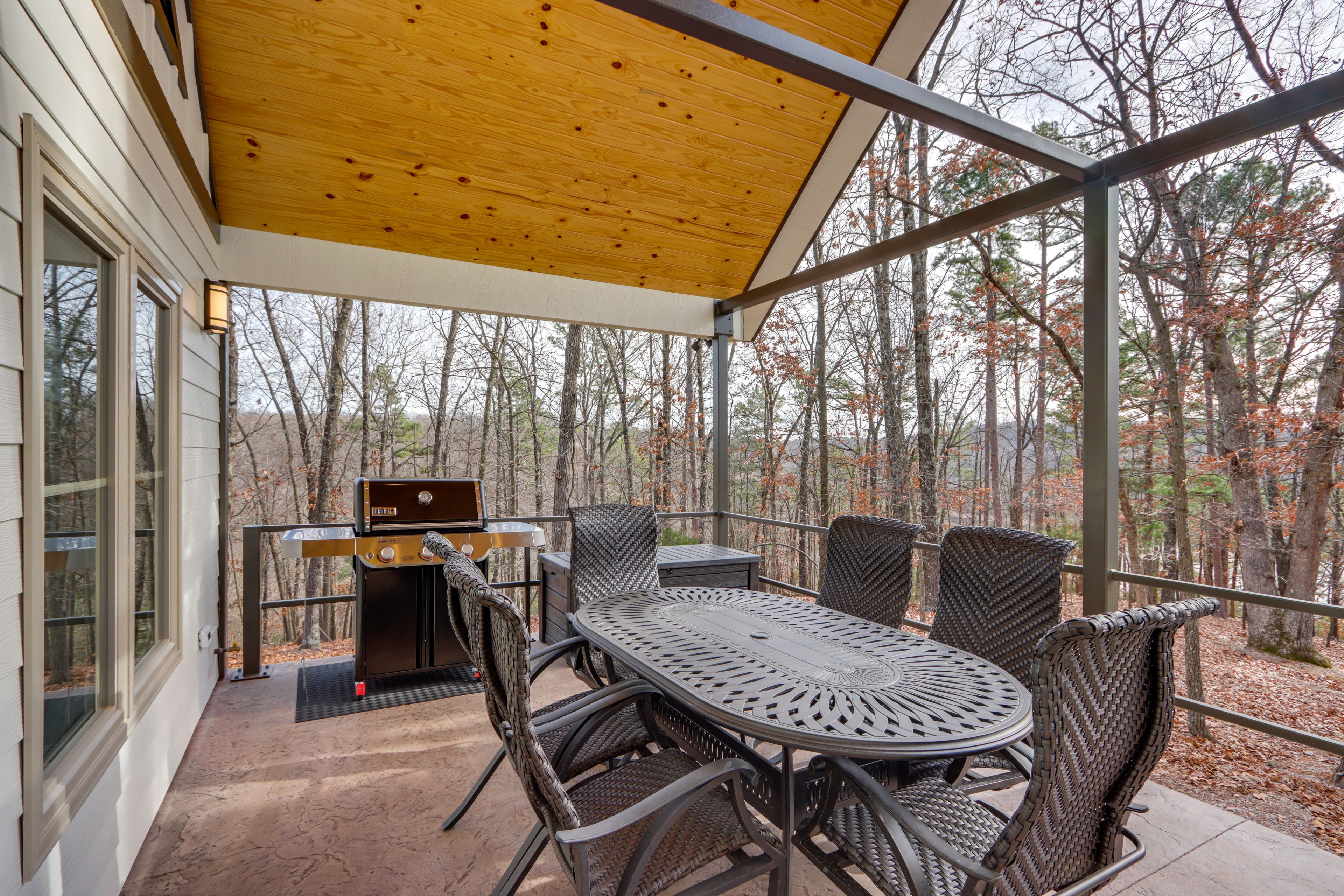 Covered Patio | Dining Set | Gas Grill