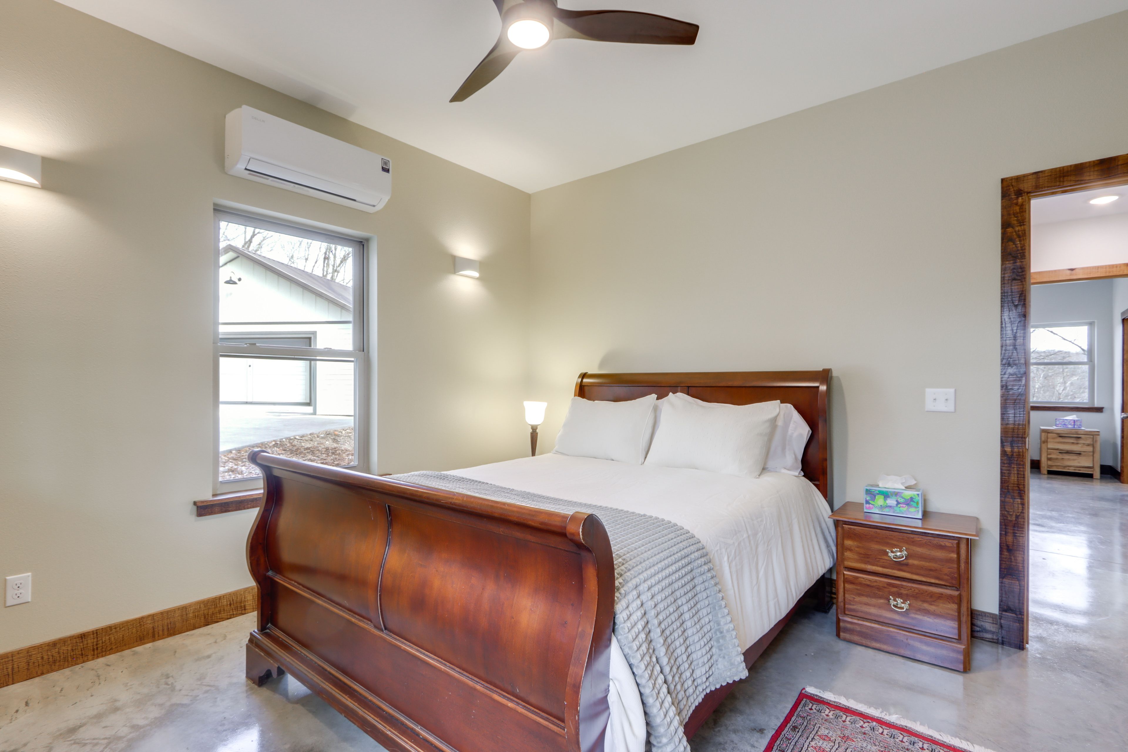 Bedroom 2 | 1st Floor | Queen Bed