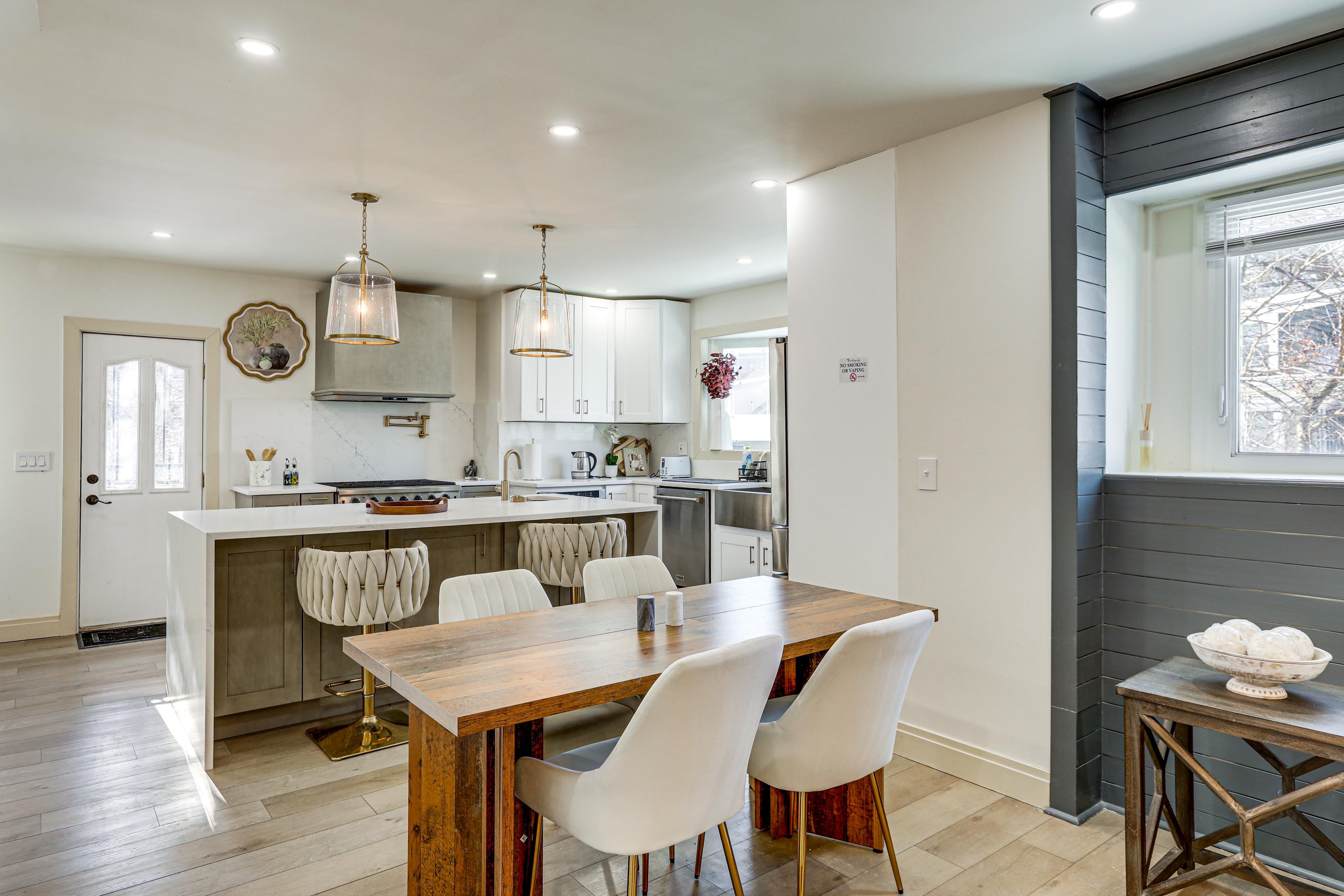 Dining Area | 1st Floor