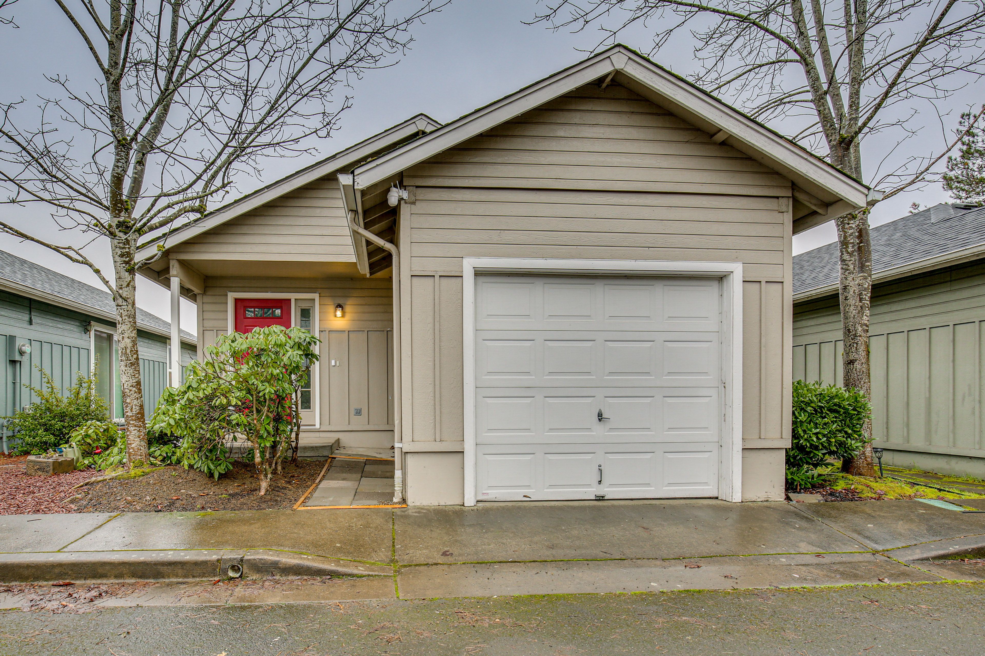 Exterior | Parking | Next to Garage (1 Vehicle) | Free Street Parking