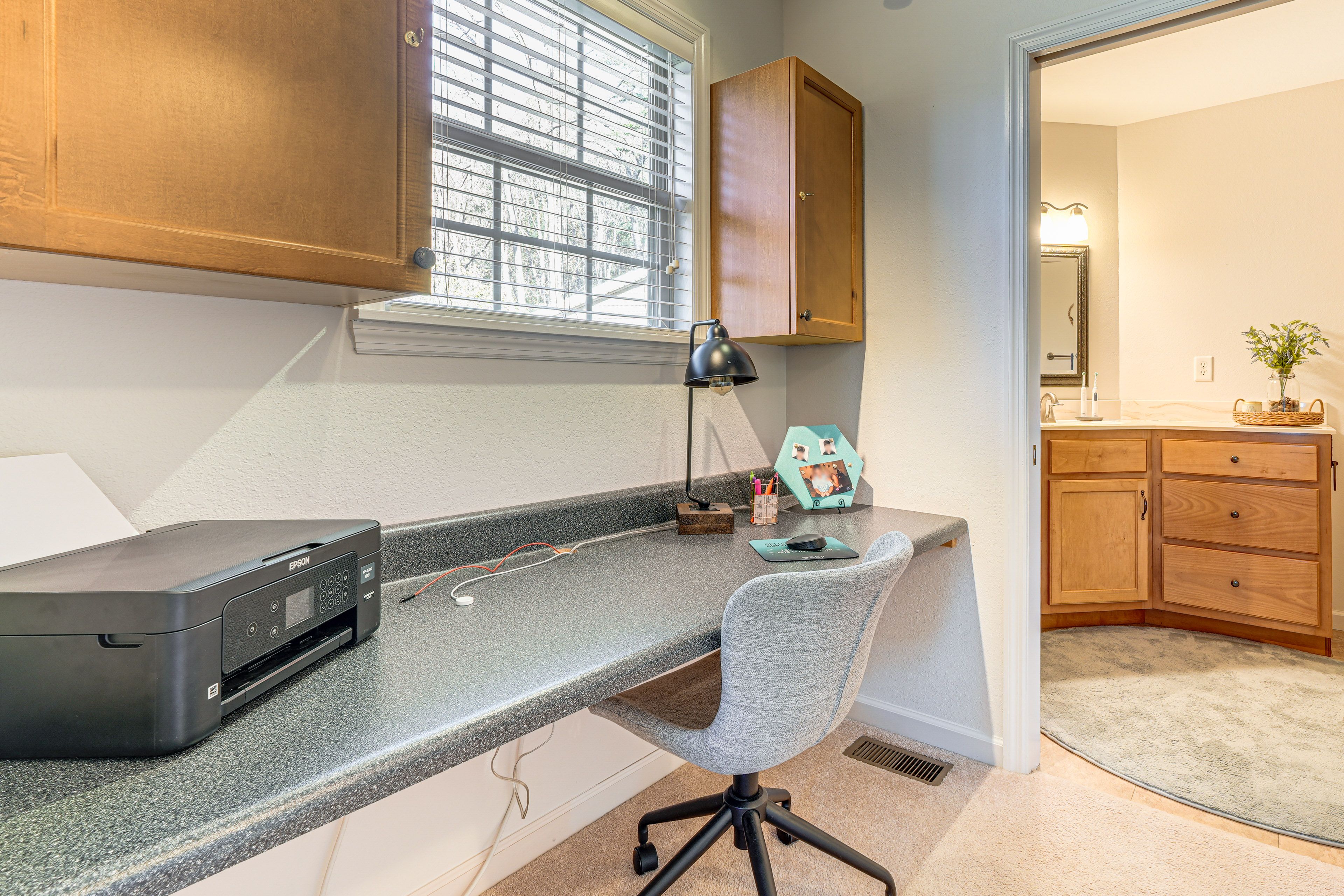 Laptop Workspace | Printer | Free WiFi