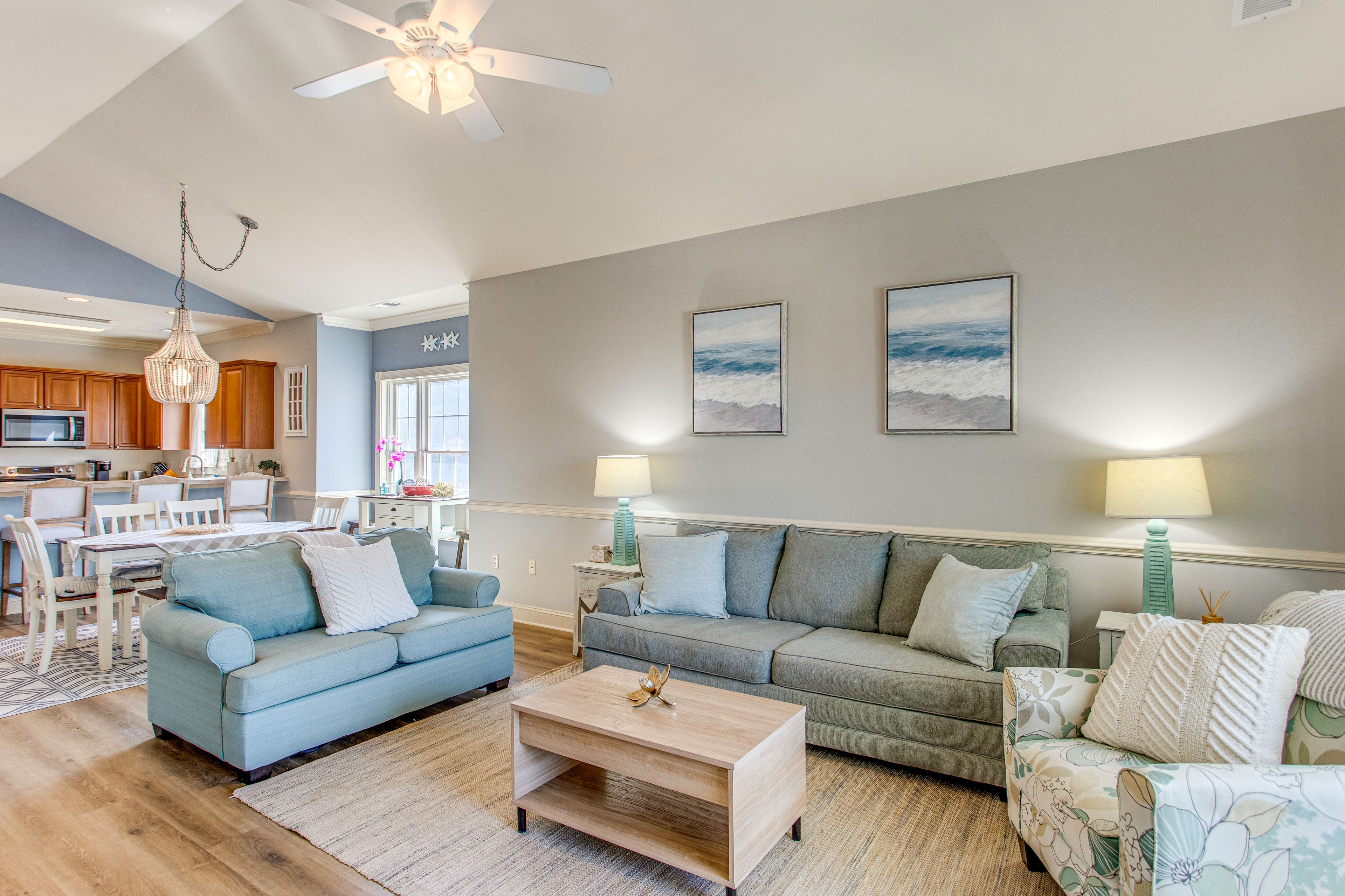 Living Room | Free WiFi | Central Heating & A/C | Queen Sleeper Sofa