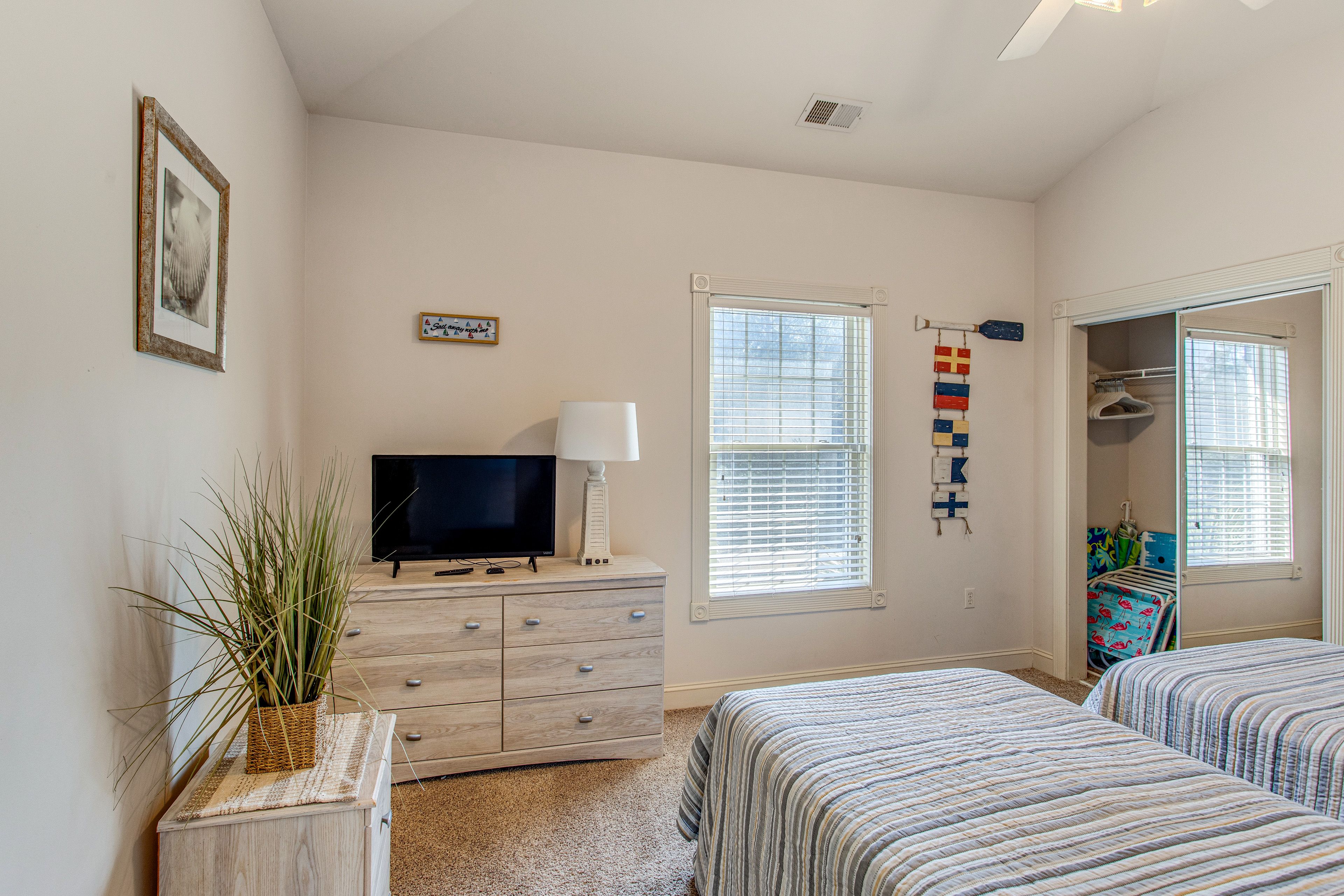 Bedroom 3 | 2 Twin Beds