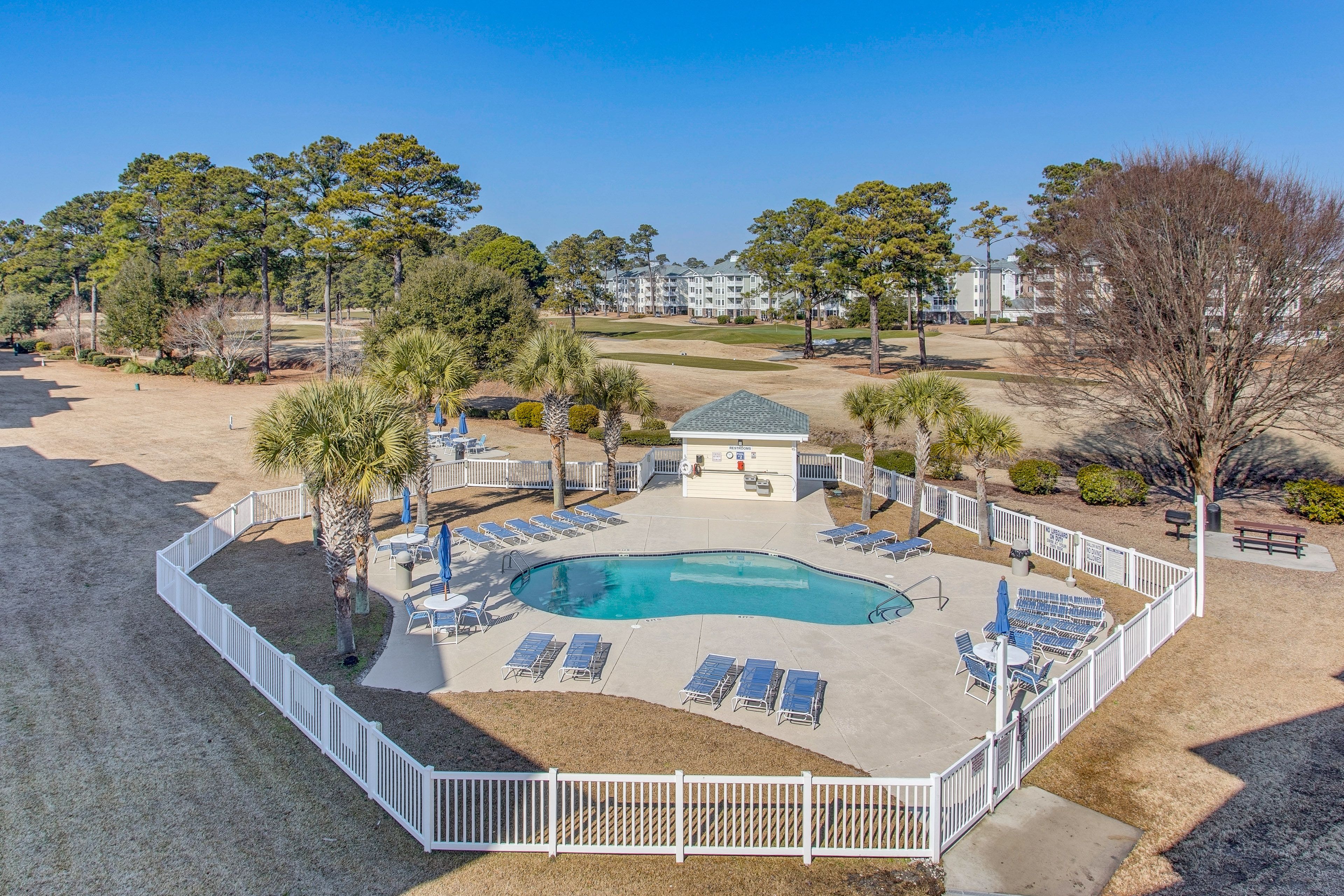Magnolia Pointe | Community Amenities | Seasonal Outdoor Pool (Heated)