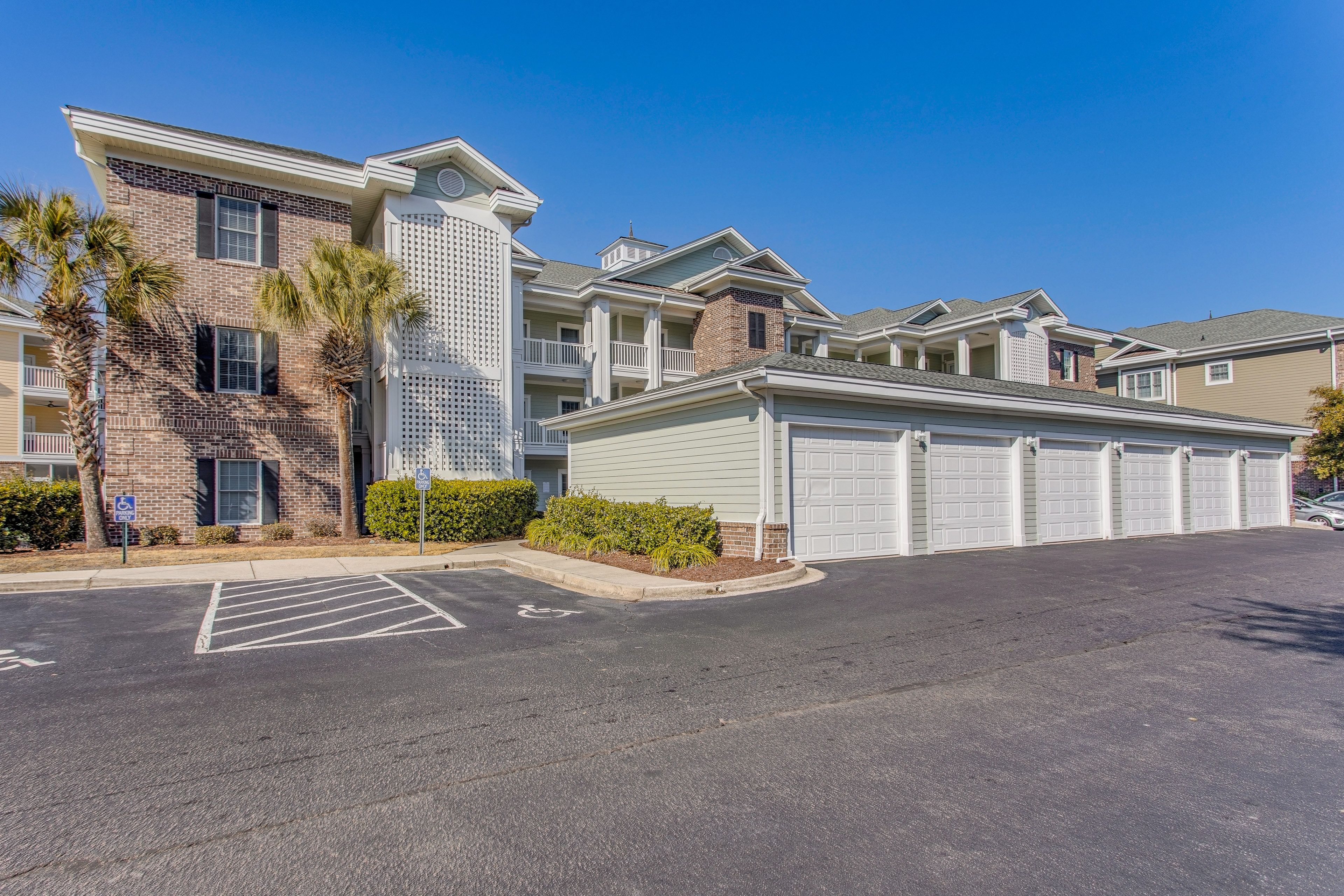 Parking | Open Parking Lot (2 Vehicles)
