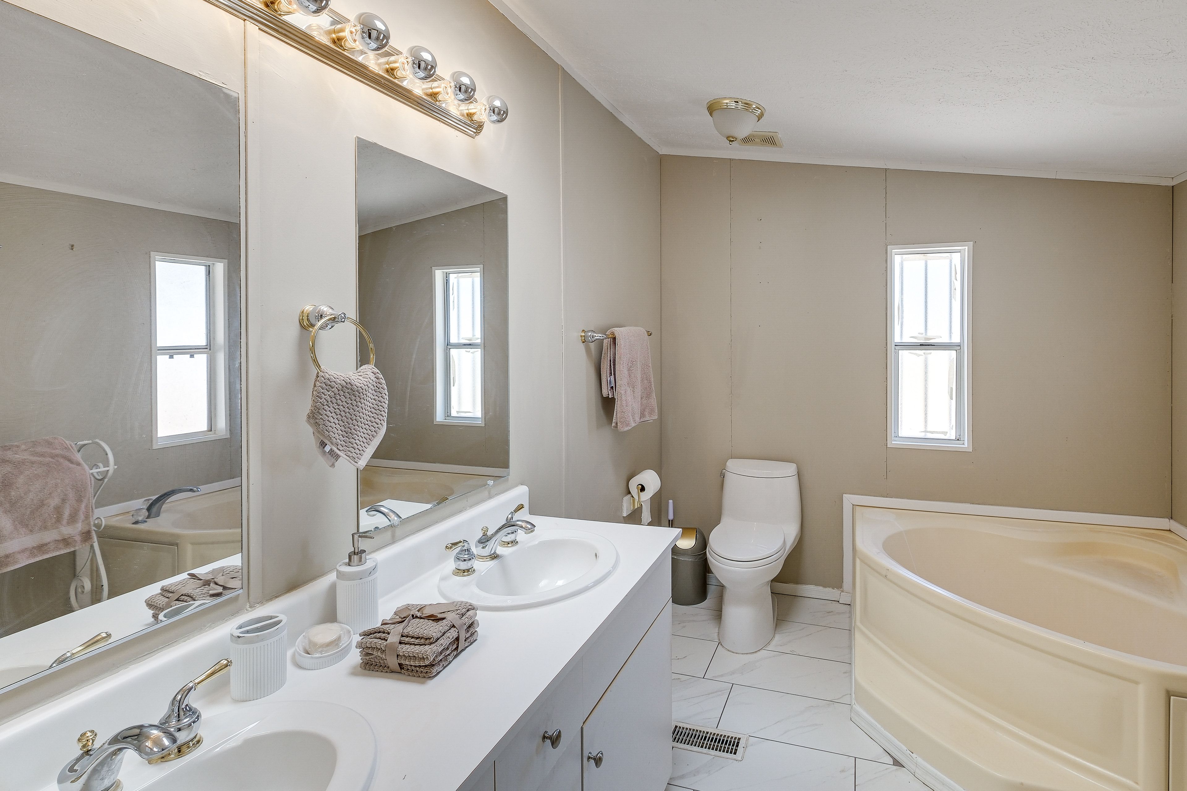Full Bathroom