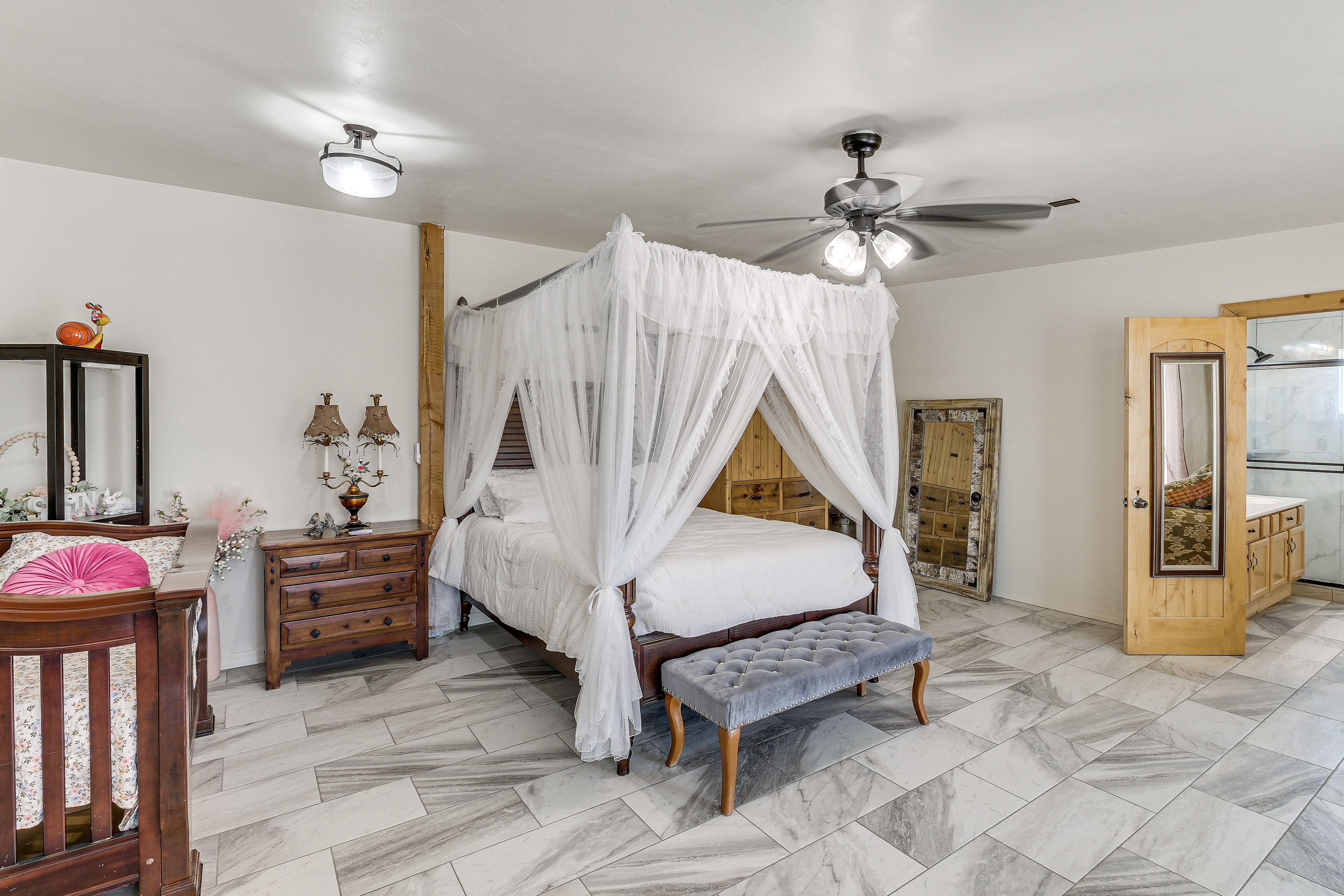 Bedroom 2 | Queen Bed