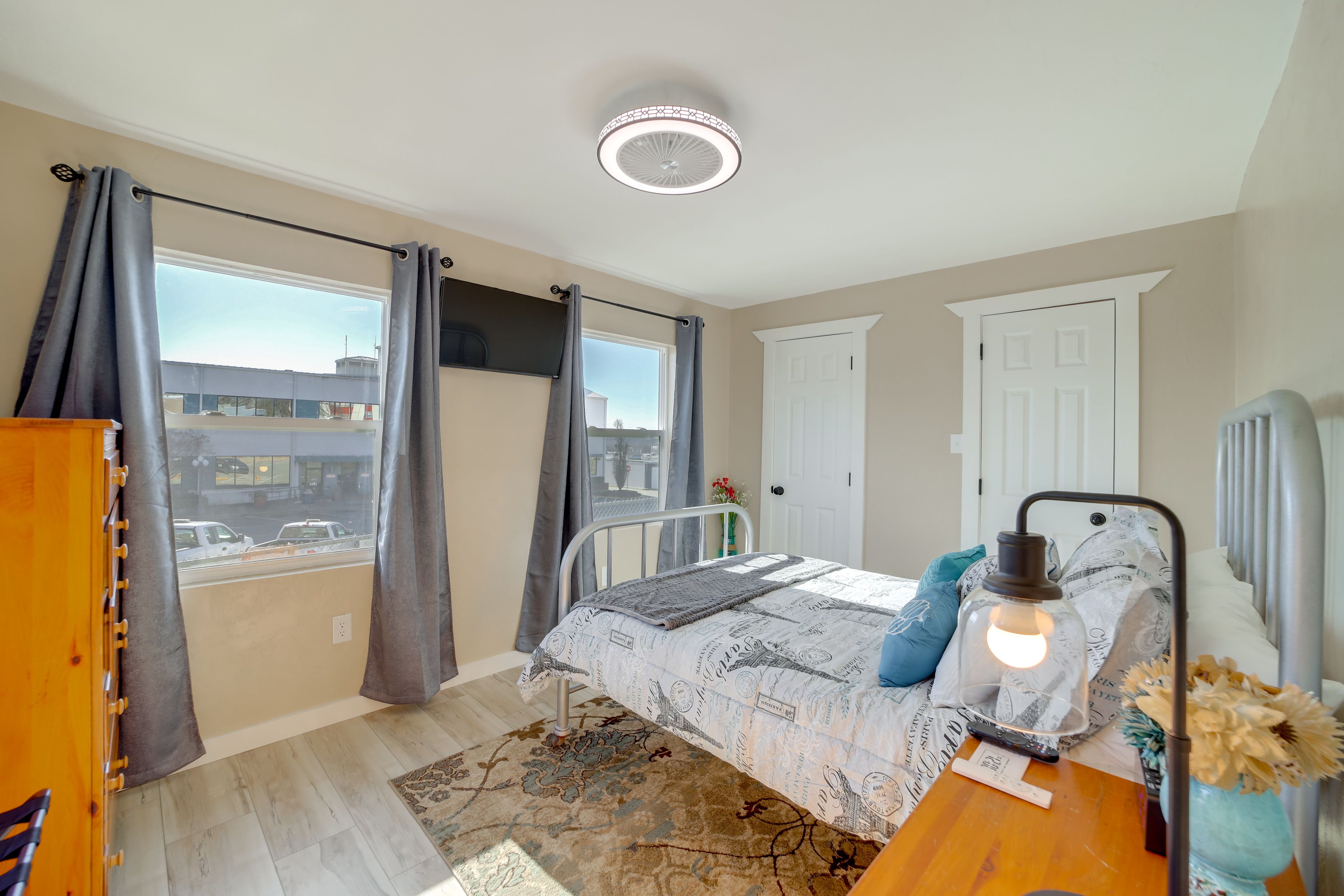 Bedroom 2 | Full Bed | Smart TV