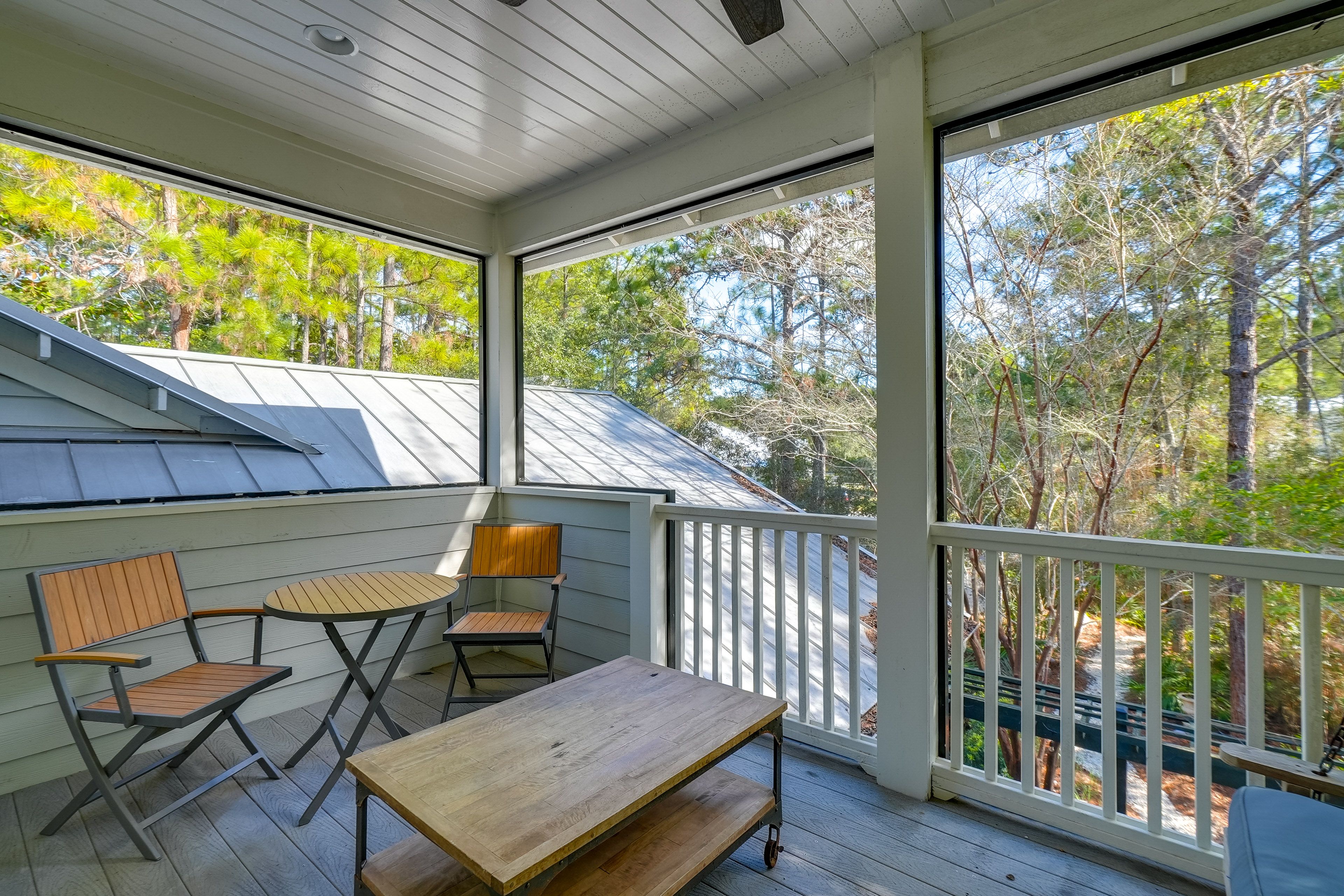 Screened-In Porch