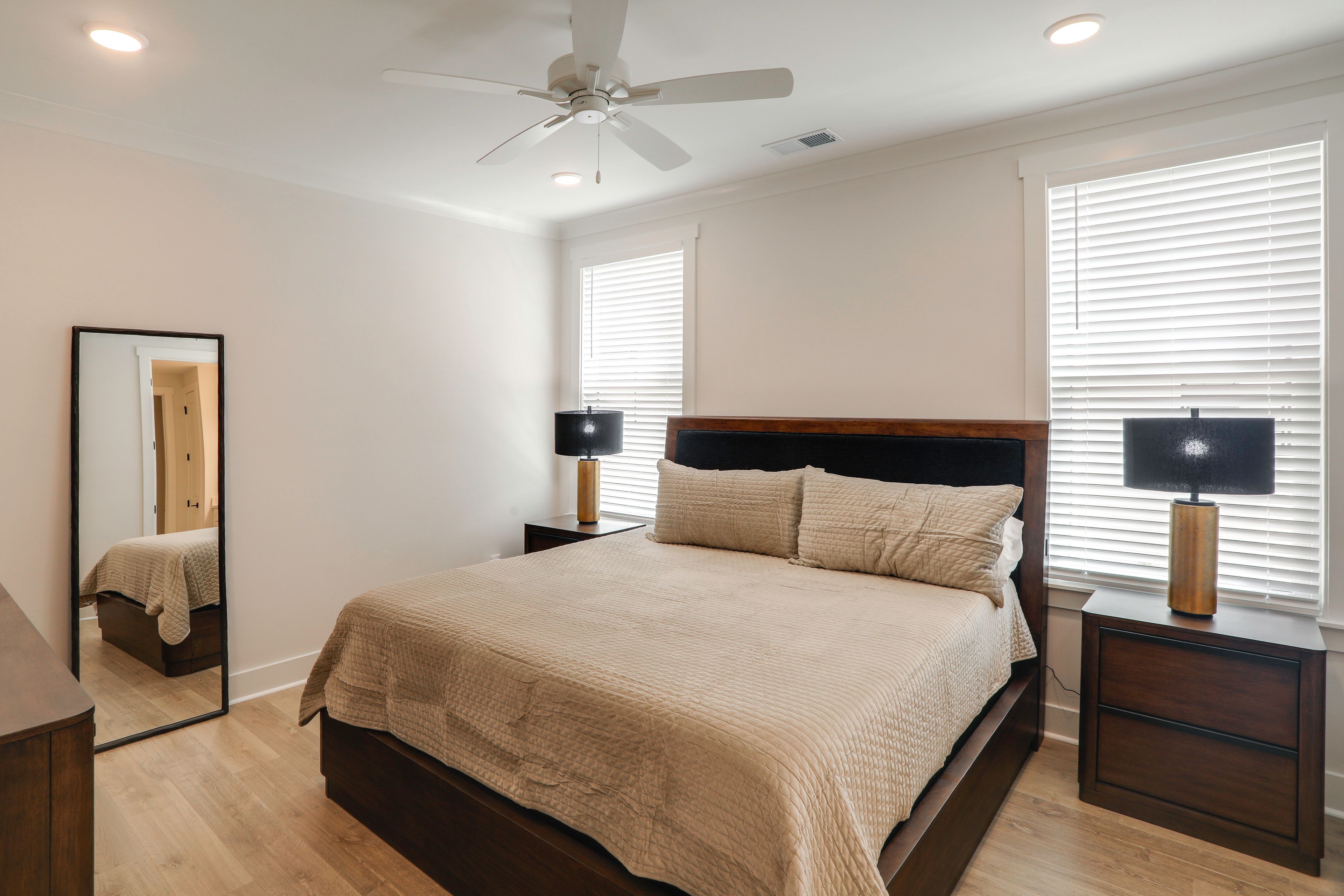 Bedroom 1 | King Bed | 1st Floor