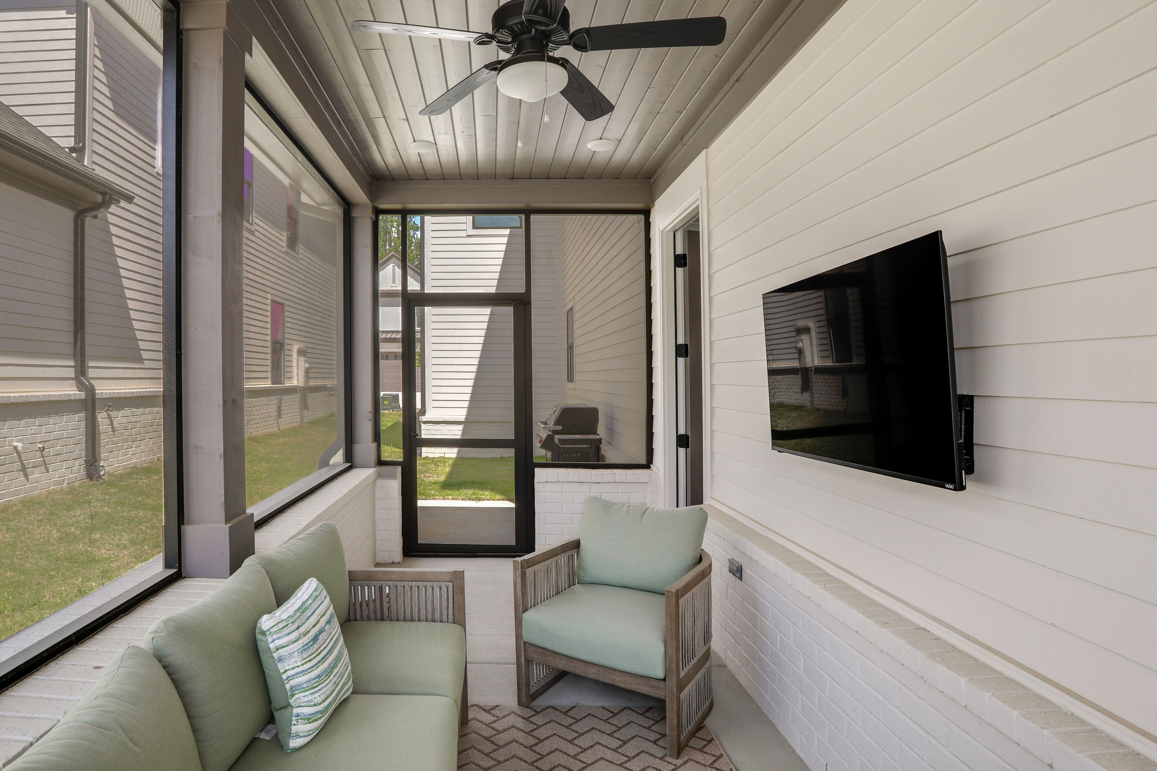 Screened-In Porch