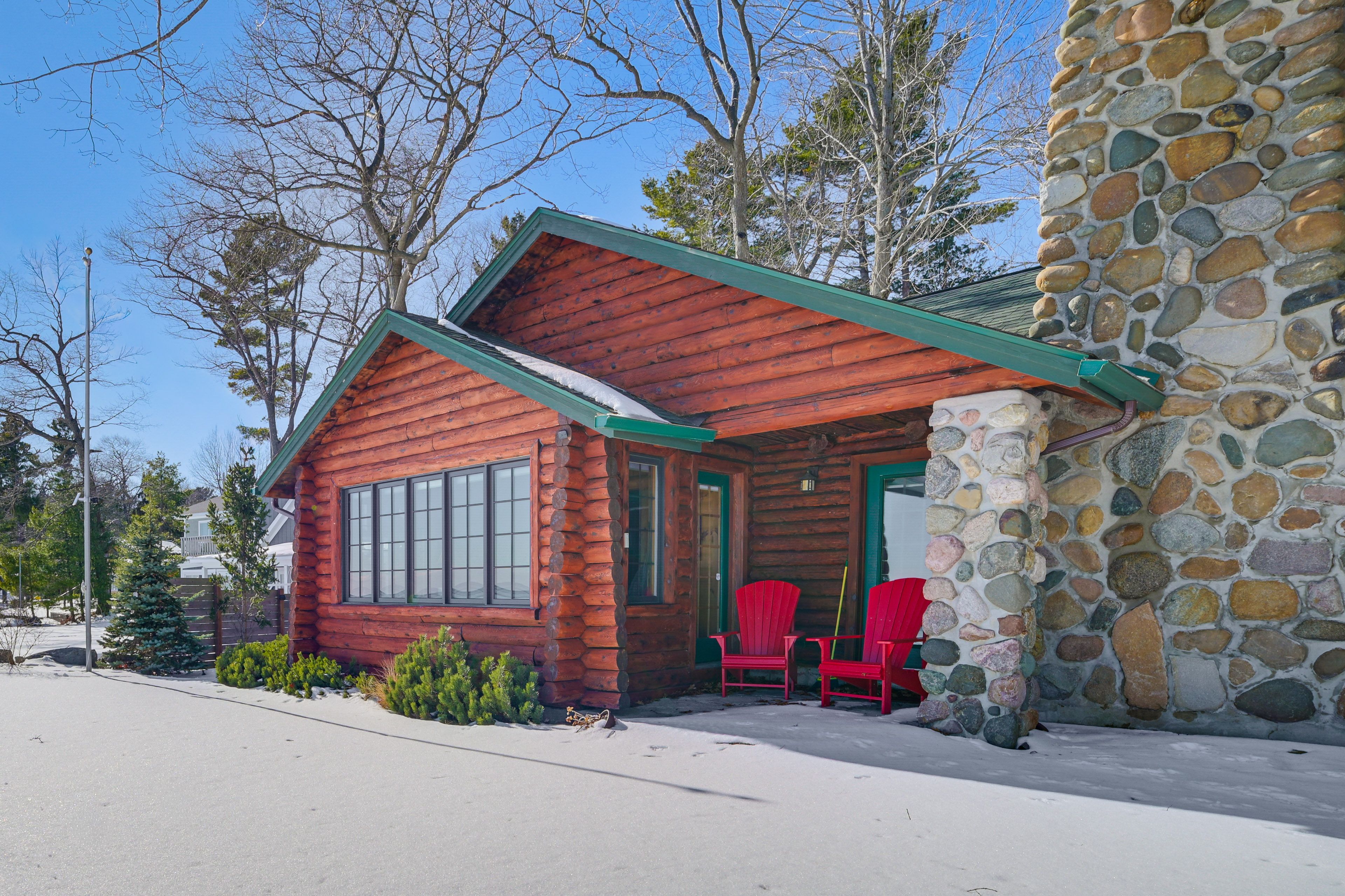 East Tawas Vacation Rental | 3BR | 1BA | 1,500 Sq Ft | Threshold Step to Enter