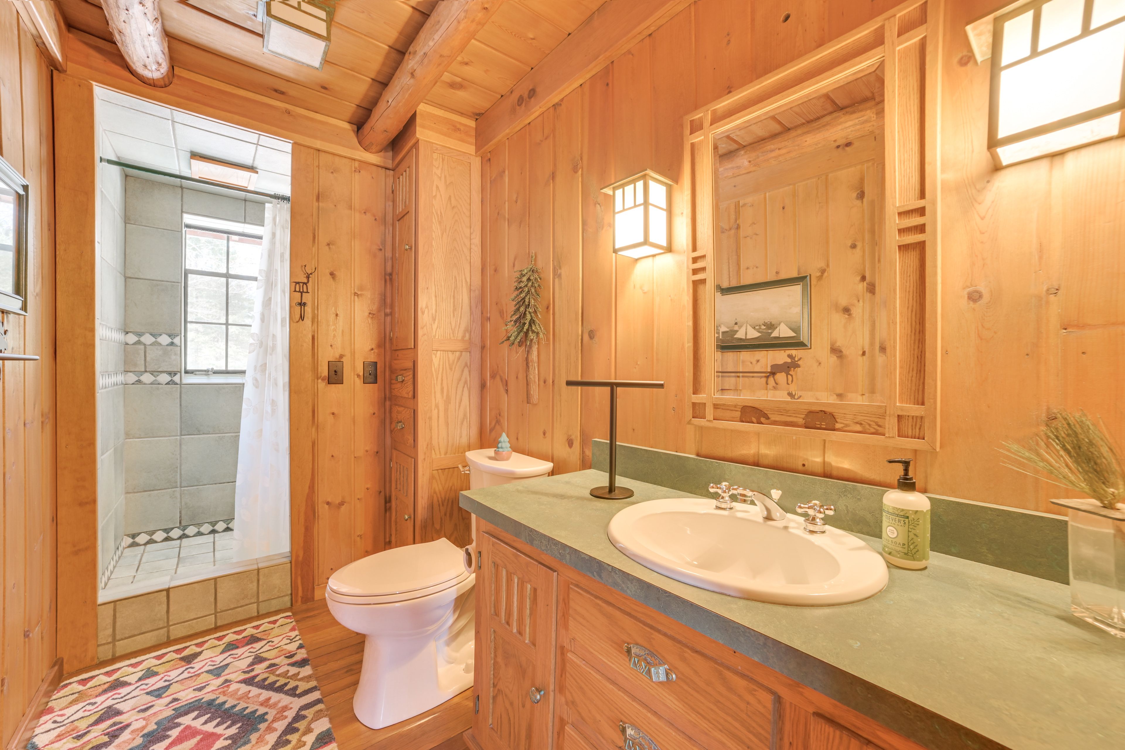 Full Bathroom | 1st Floor