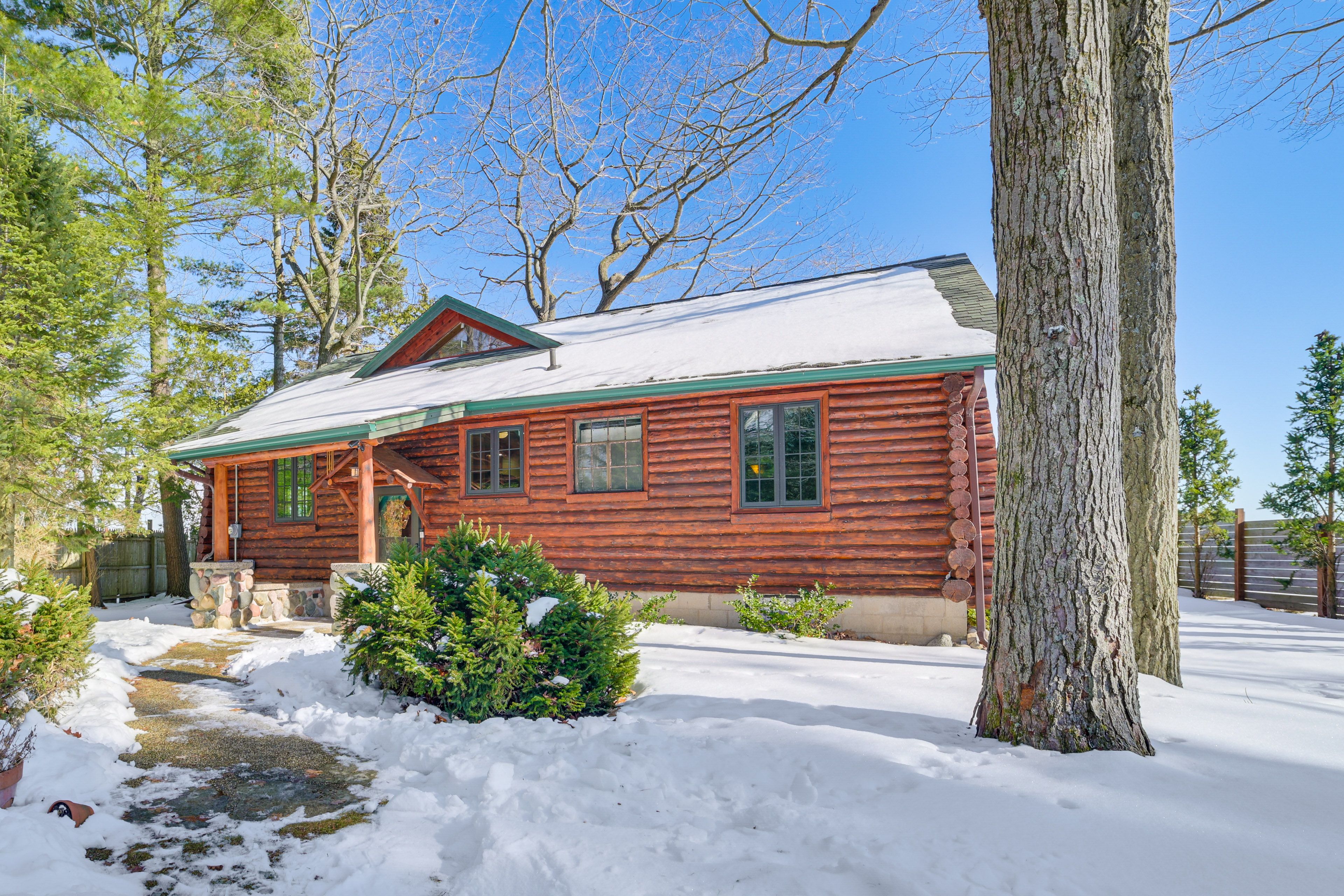 Driveway Parking | 1 Vehicle