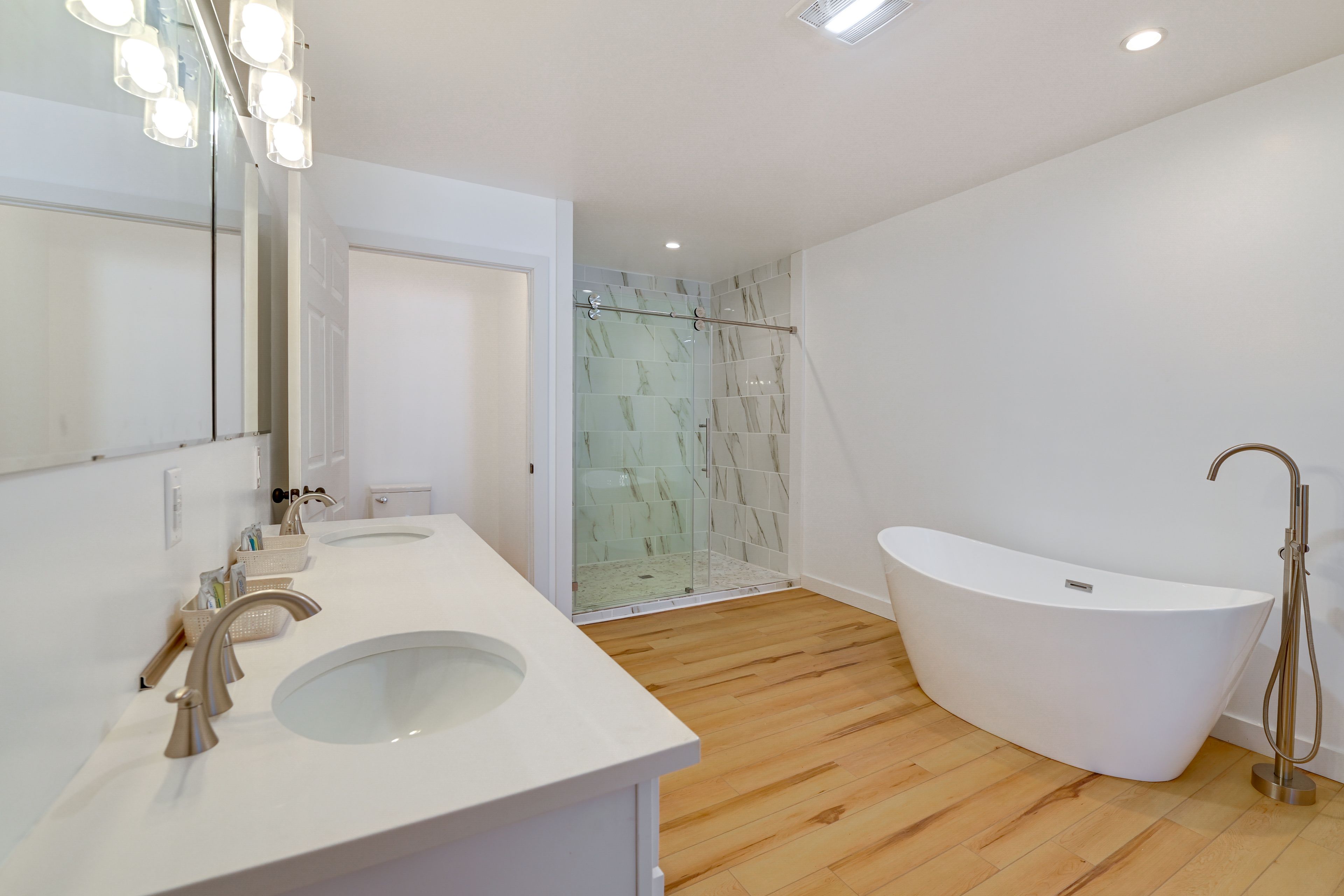 Full Bath | Towels | Hair Dryer | Main Level