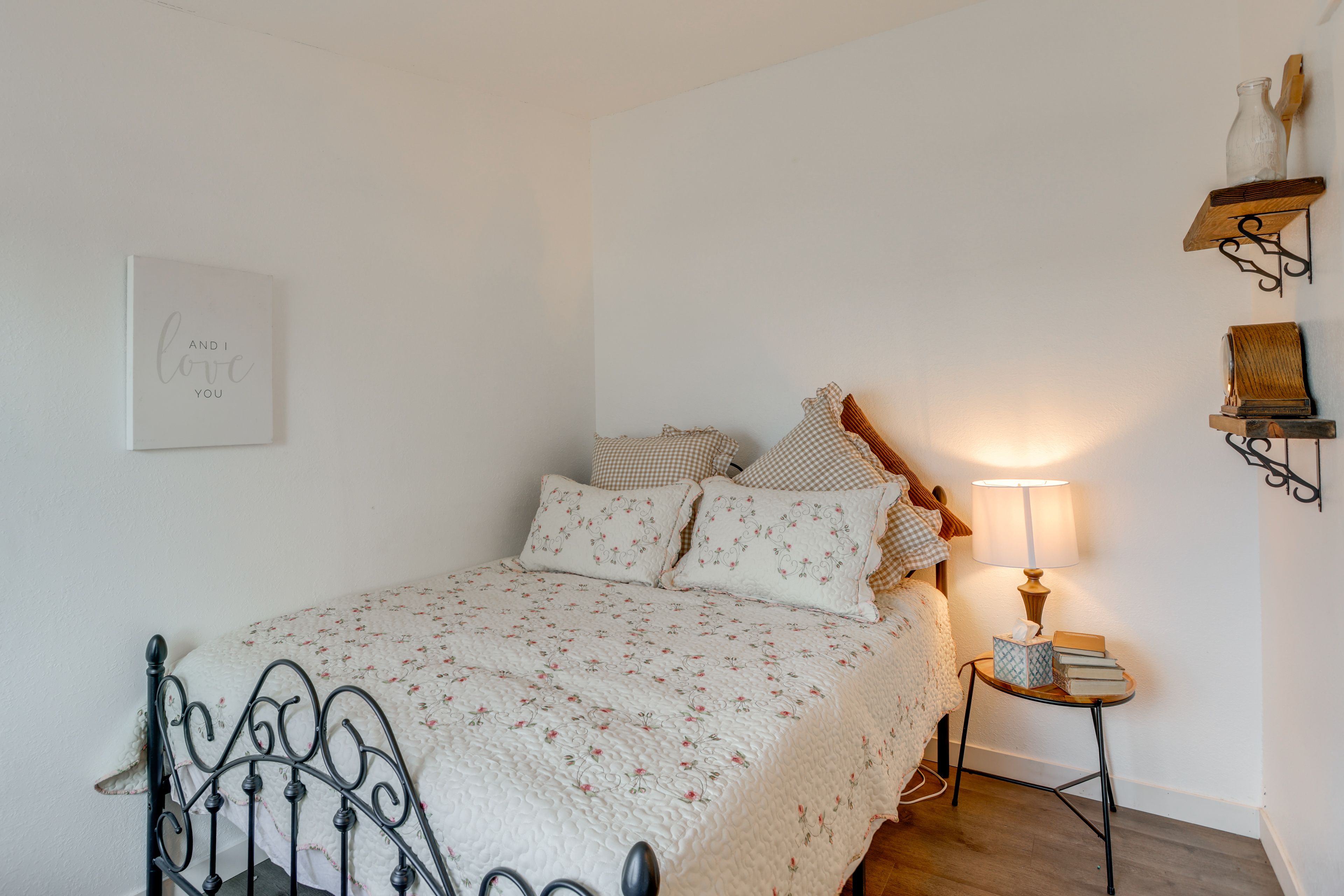 Bedroom 2 | Queen Bed | 2 Full Fold-Out Bean Bags