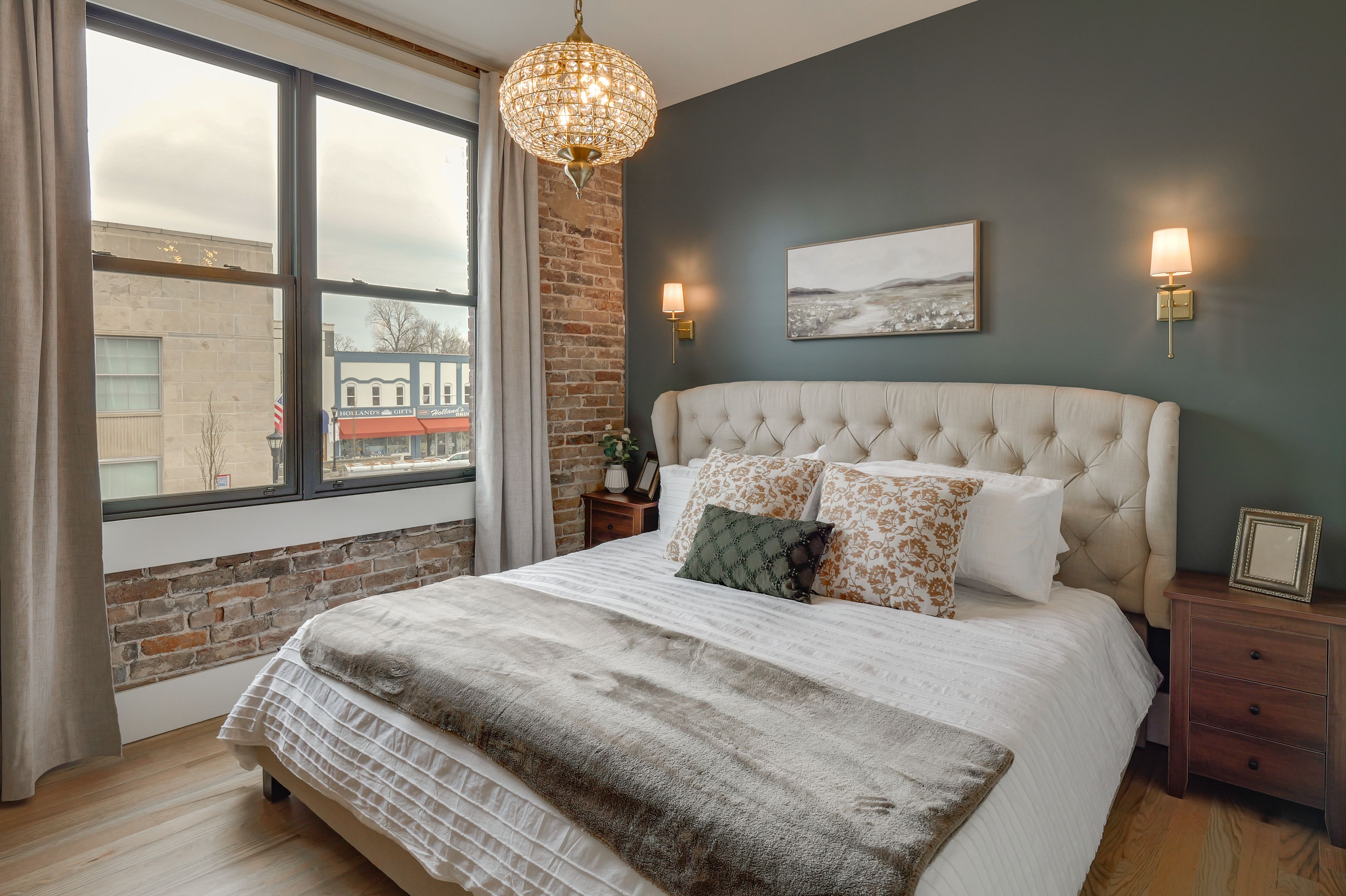 Bedroom 1 | King Bed