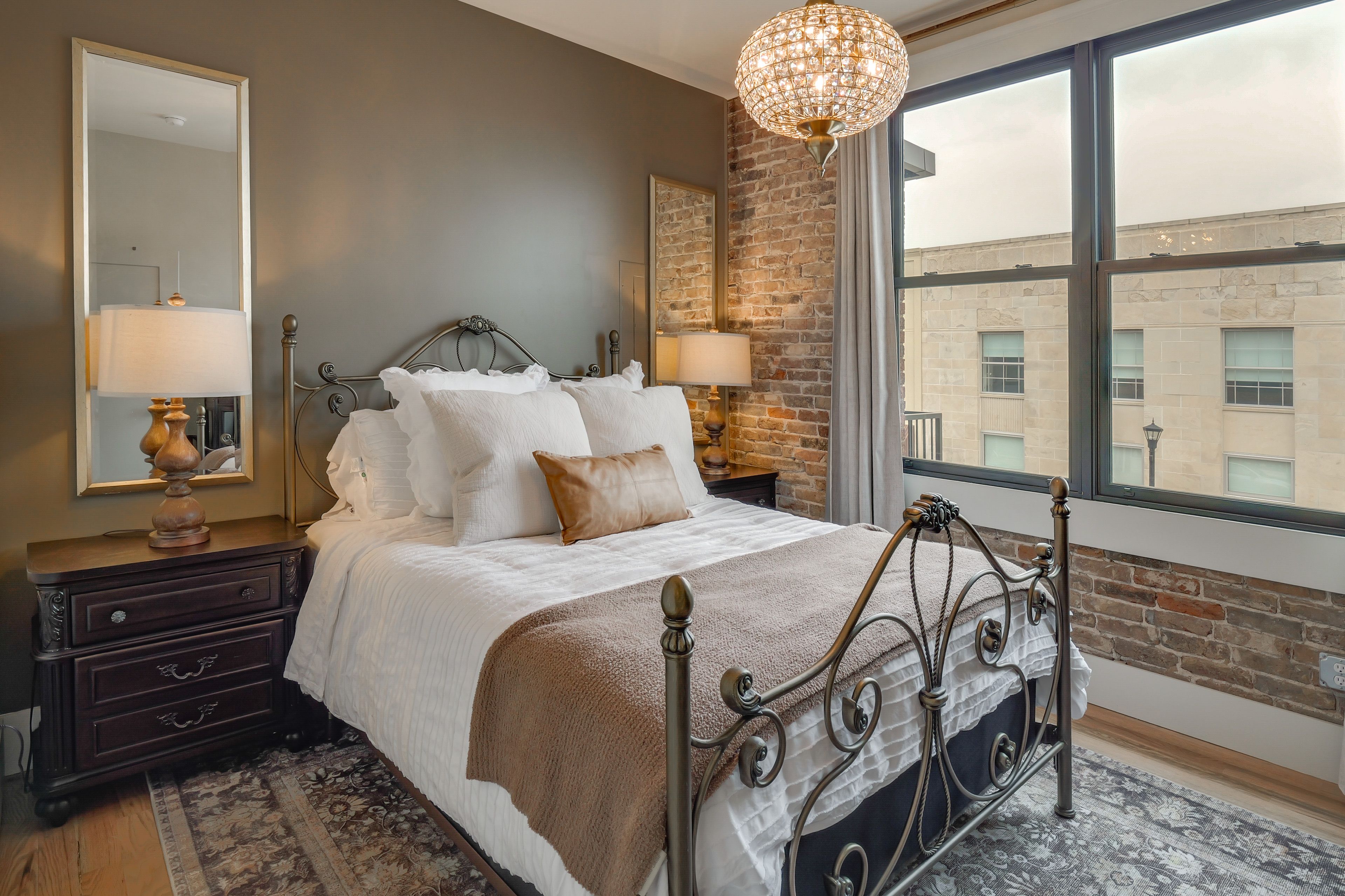 Bedroom 2 | Queen Bed