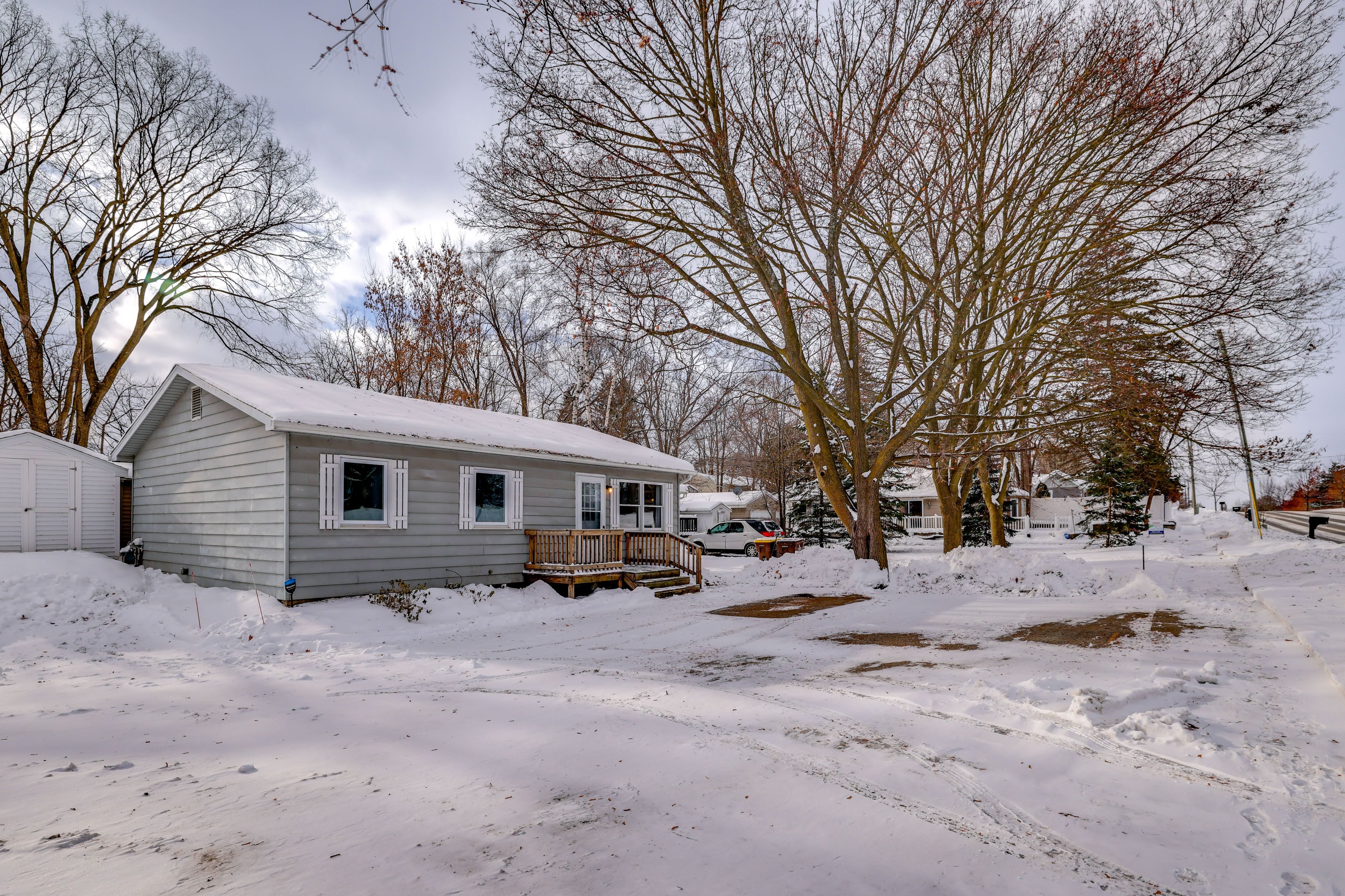 Parking | Driveway (4 Vehicles)
