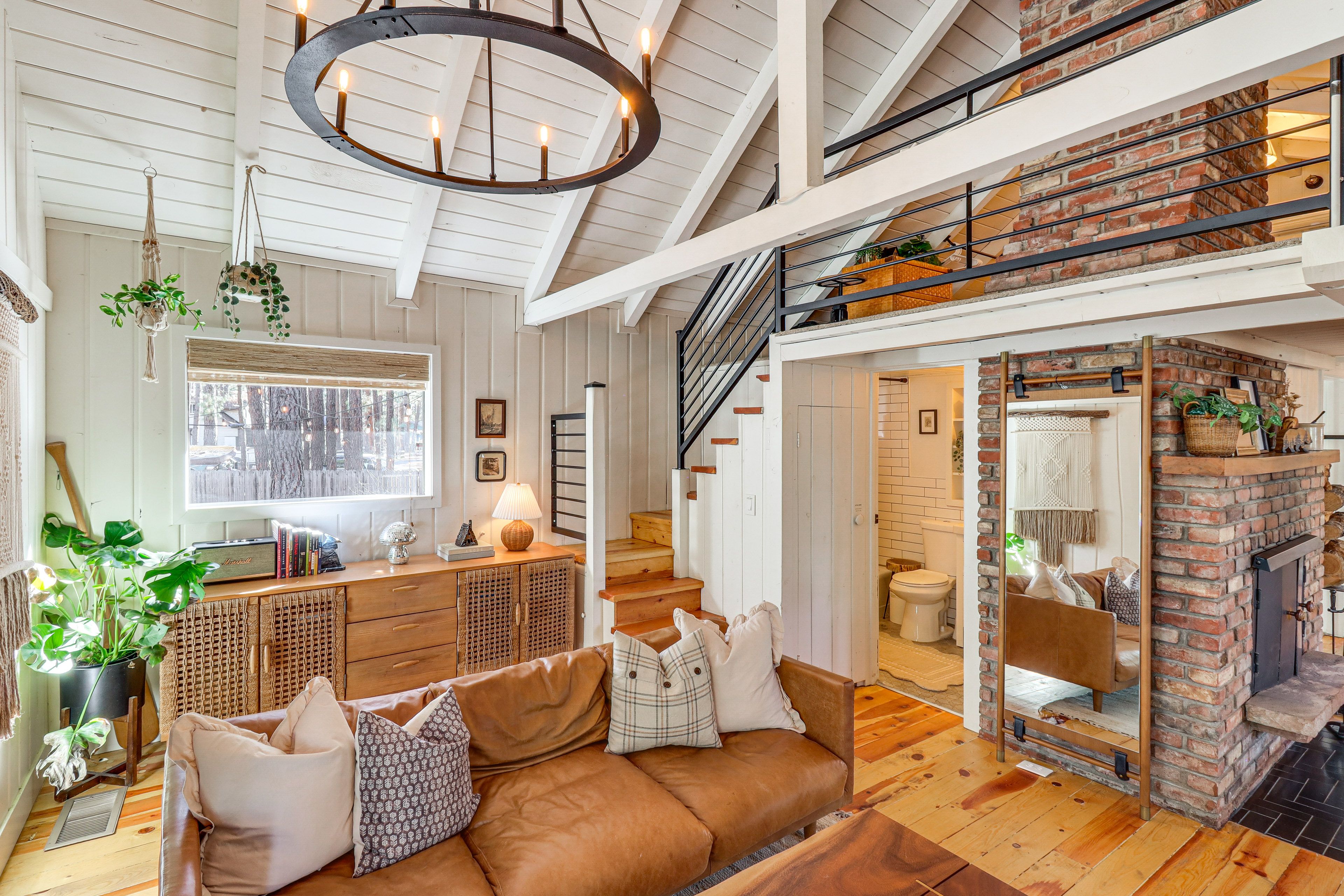 Living Room | 1st Floor | Smart TV