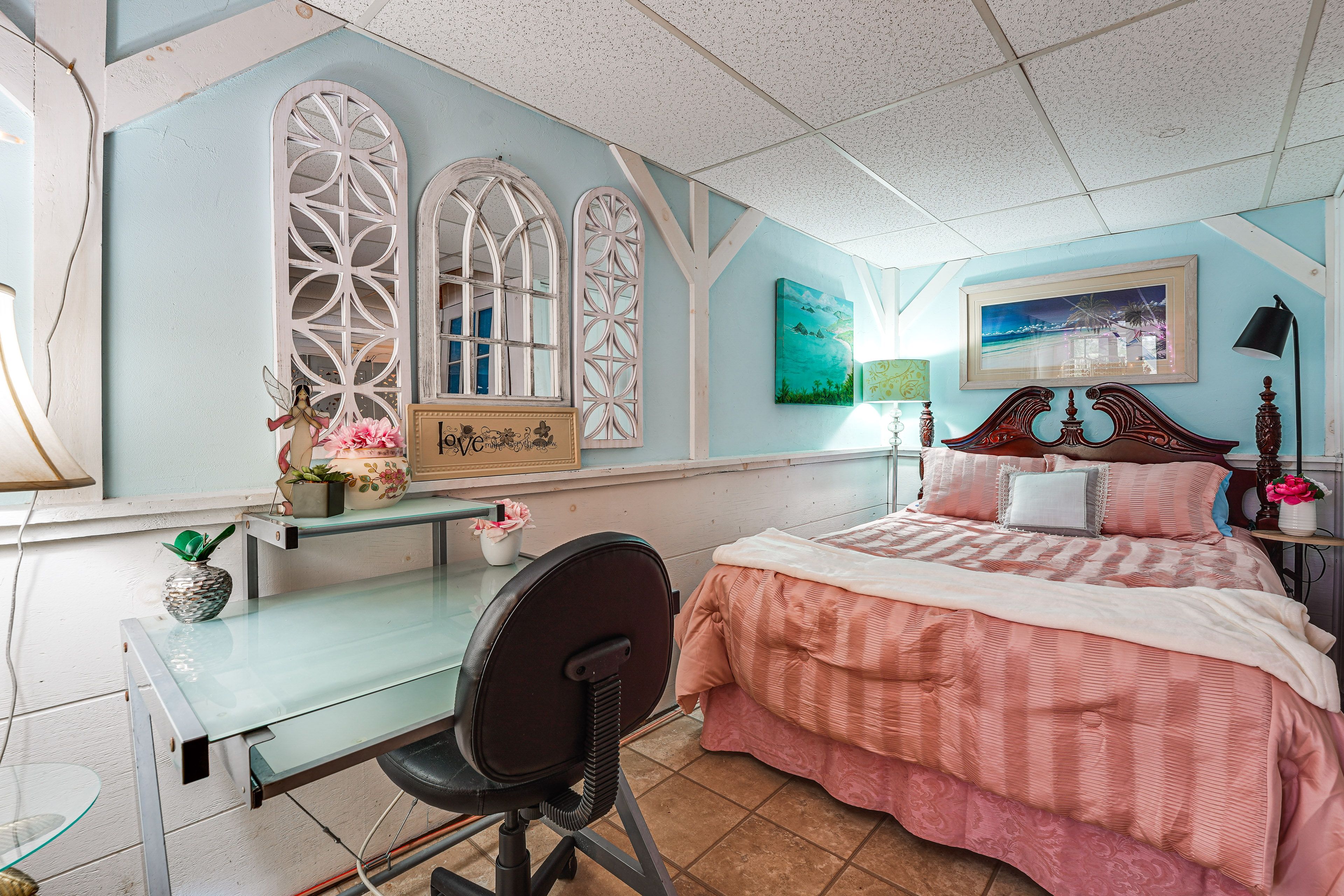 Studio | Sleeping Area | Queen Bed