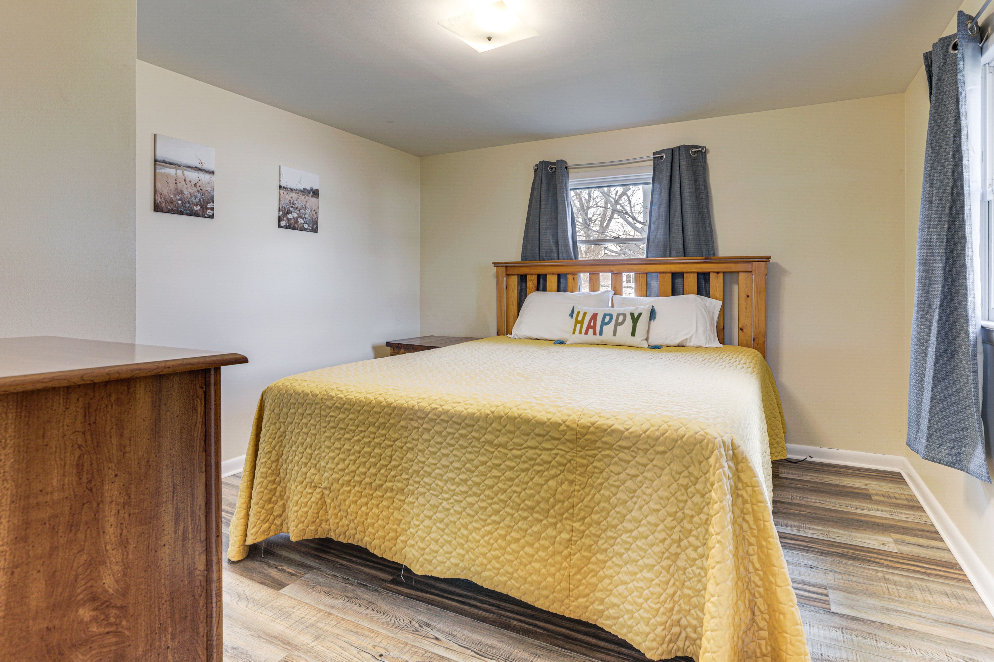 Bedroom 1 | King Bed