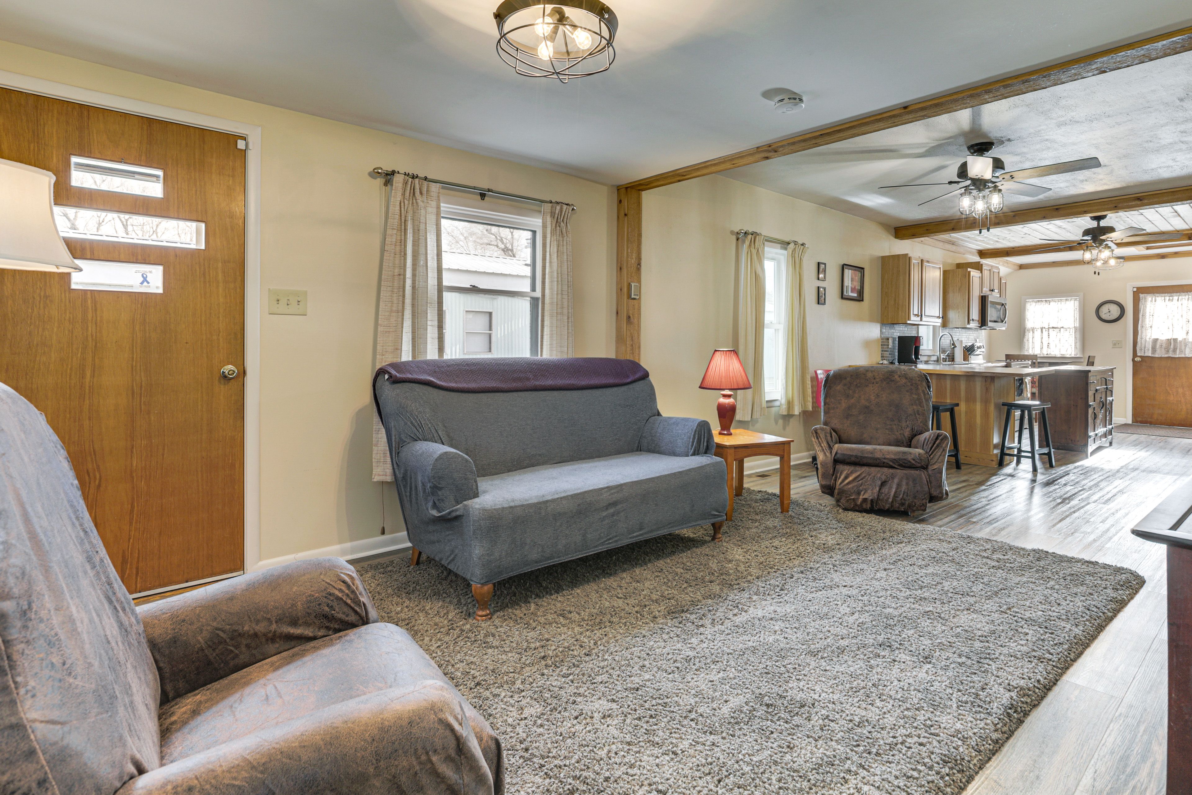 Living Room | Smart TV | Free WiFi