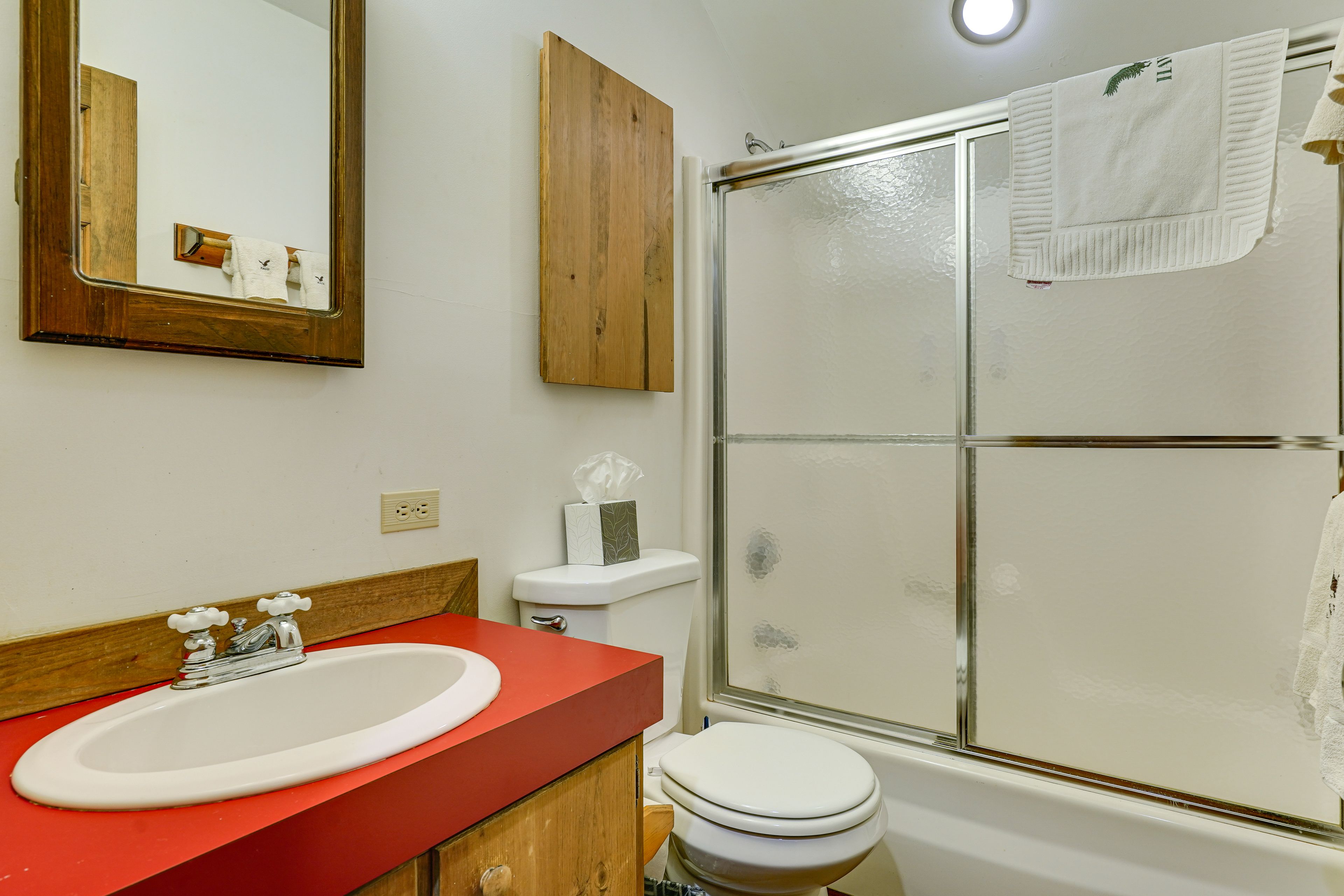Full Bathroom | Upper Level