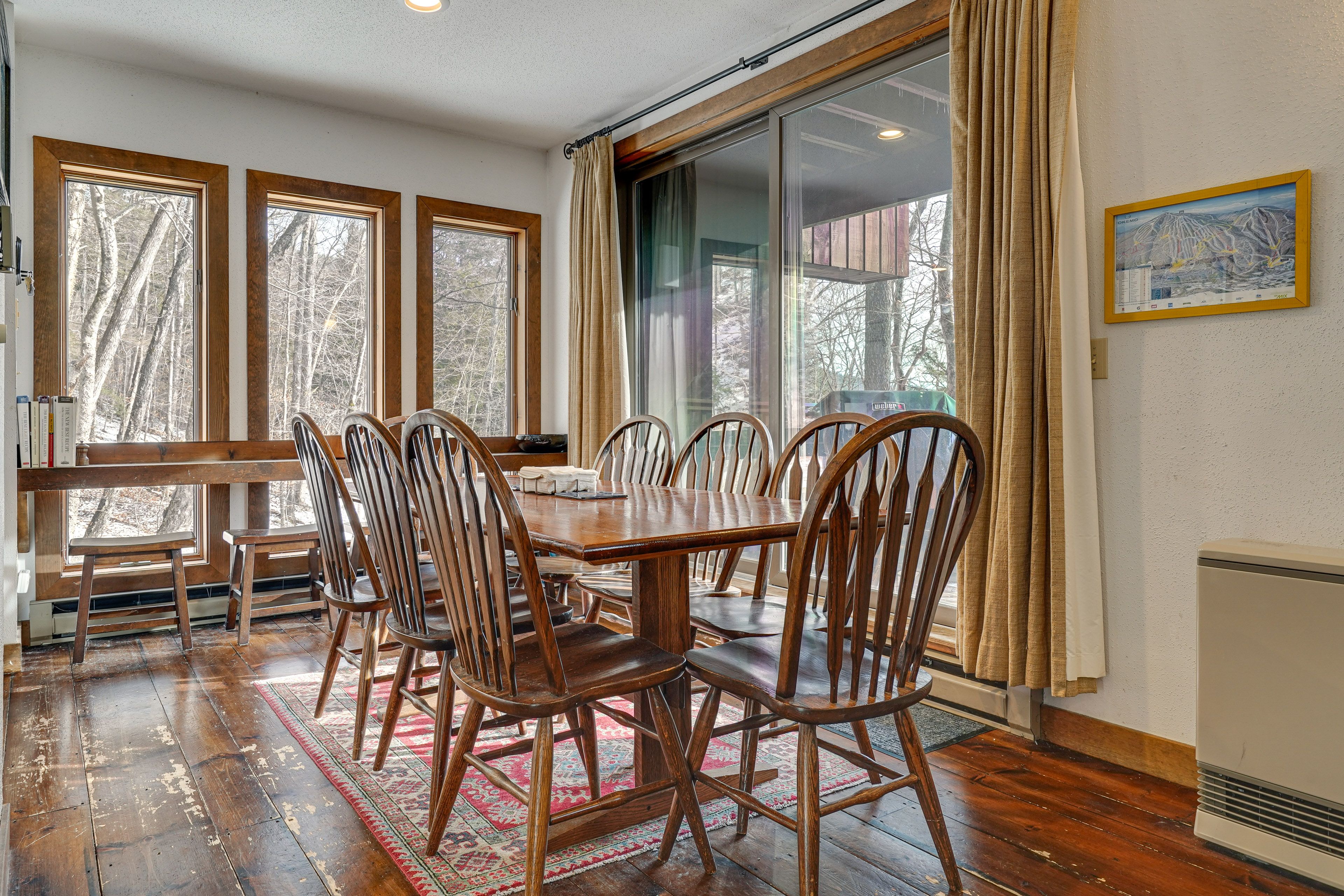 Dining Area | Main Level