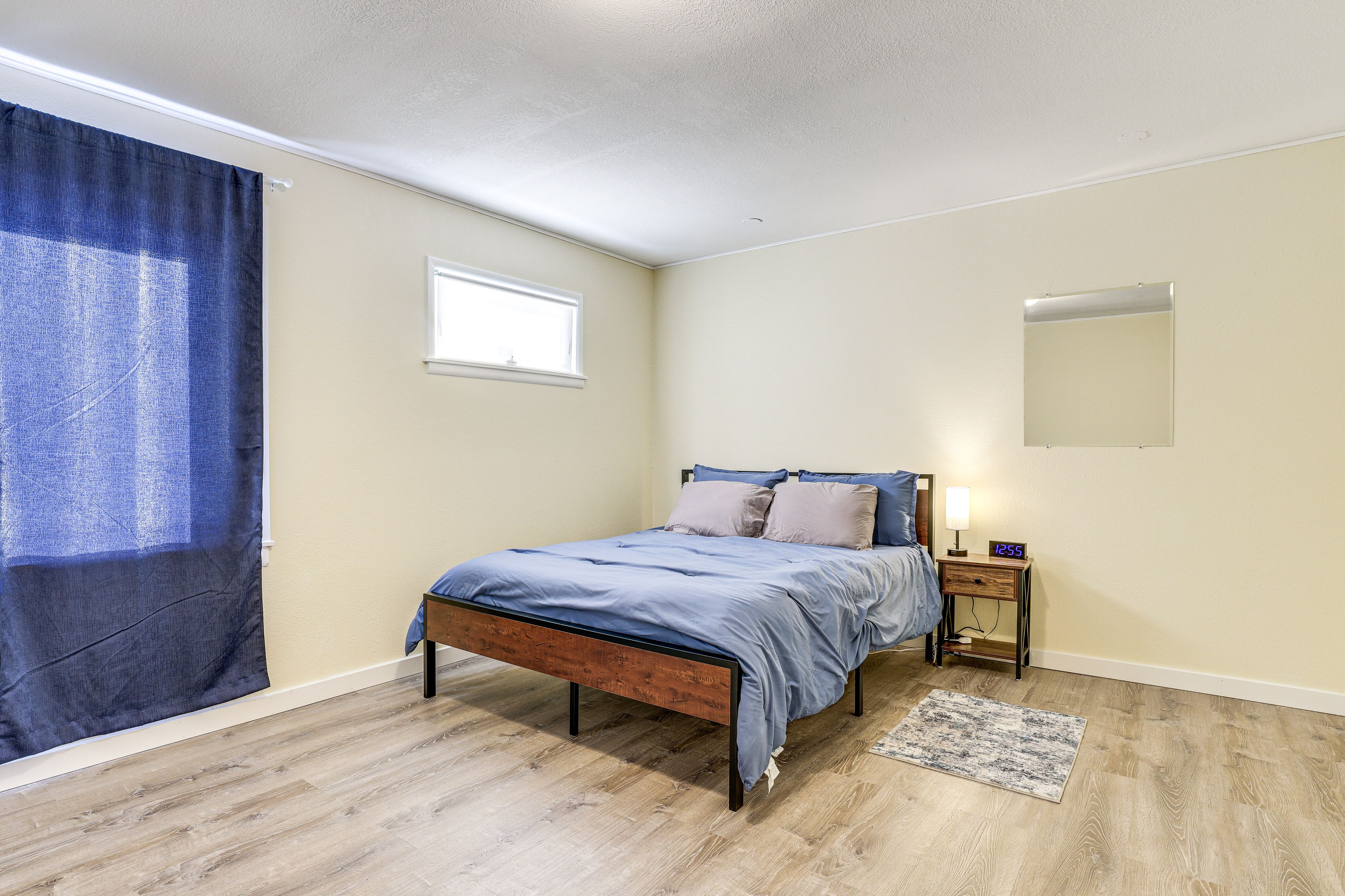 Bedroom 1 | Queen Bed | 1st Floor