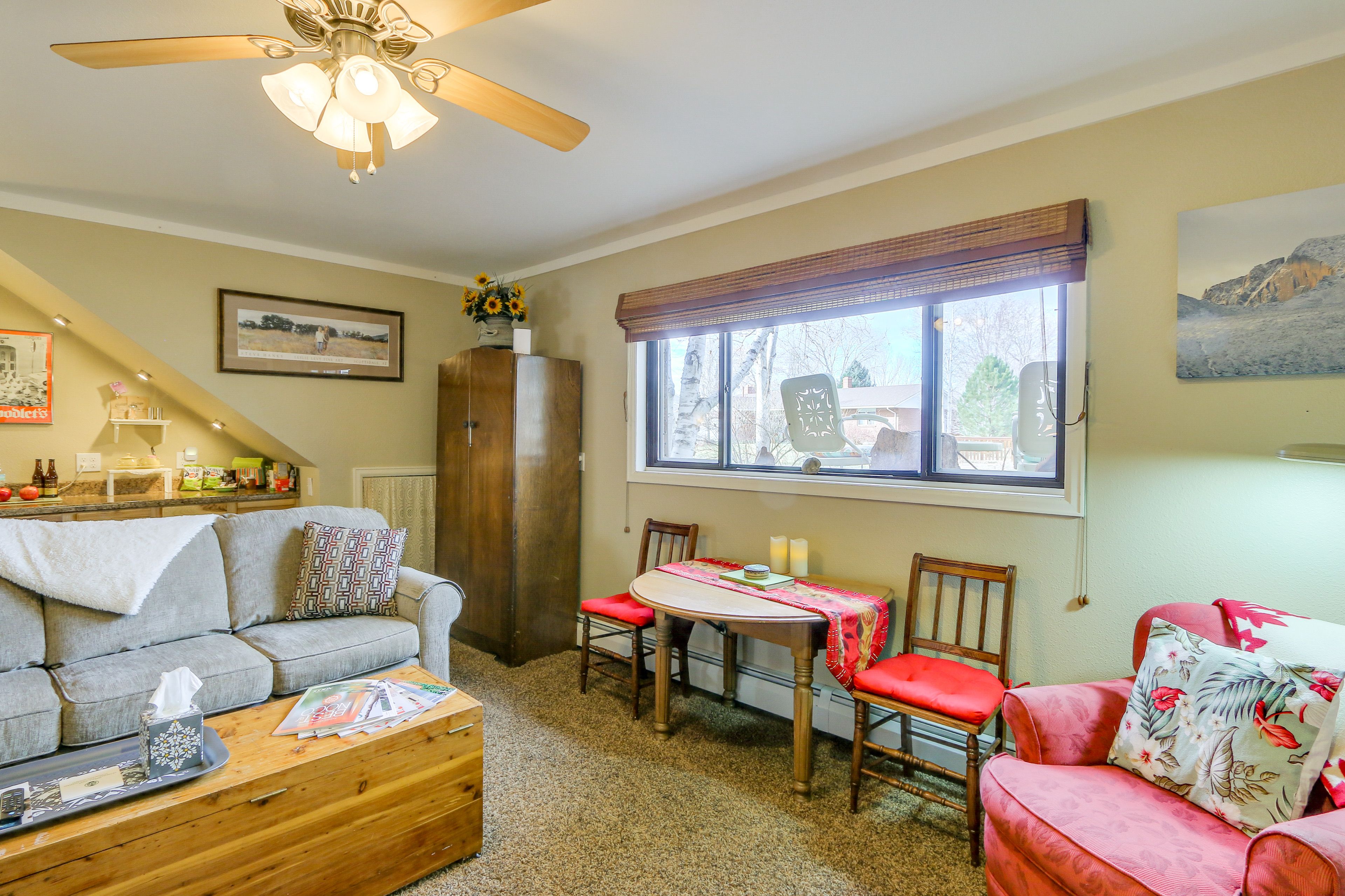 Dining Area | Dishware/Flatware