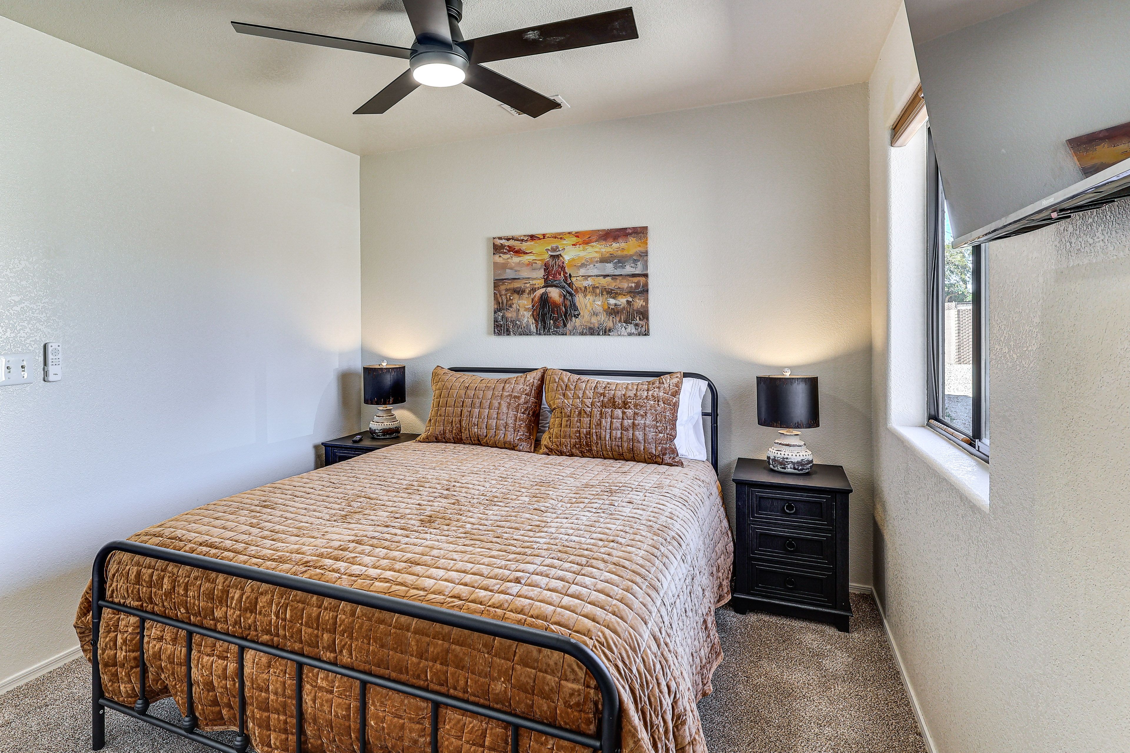 Bedroom 2 | Queen Bed