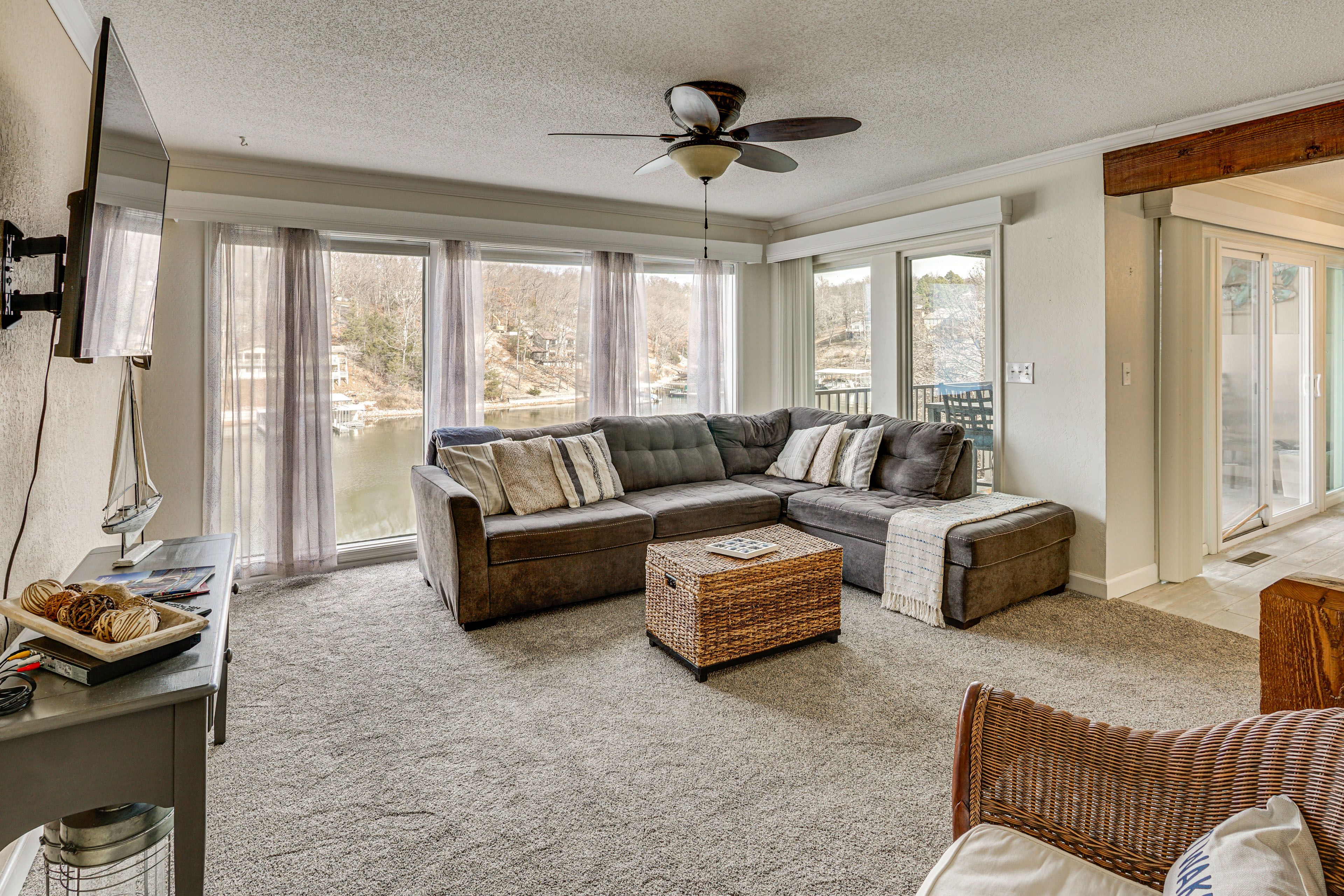 Living Room | Main Floor | Smart TV