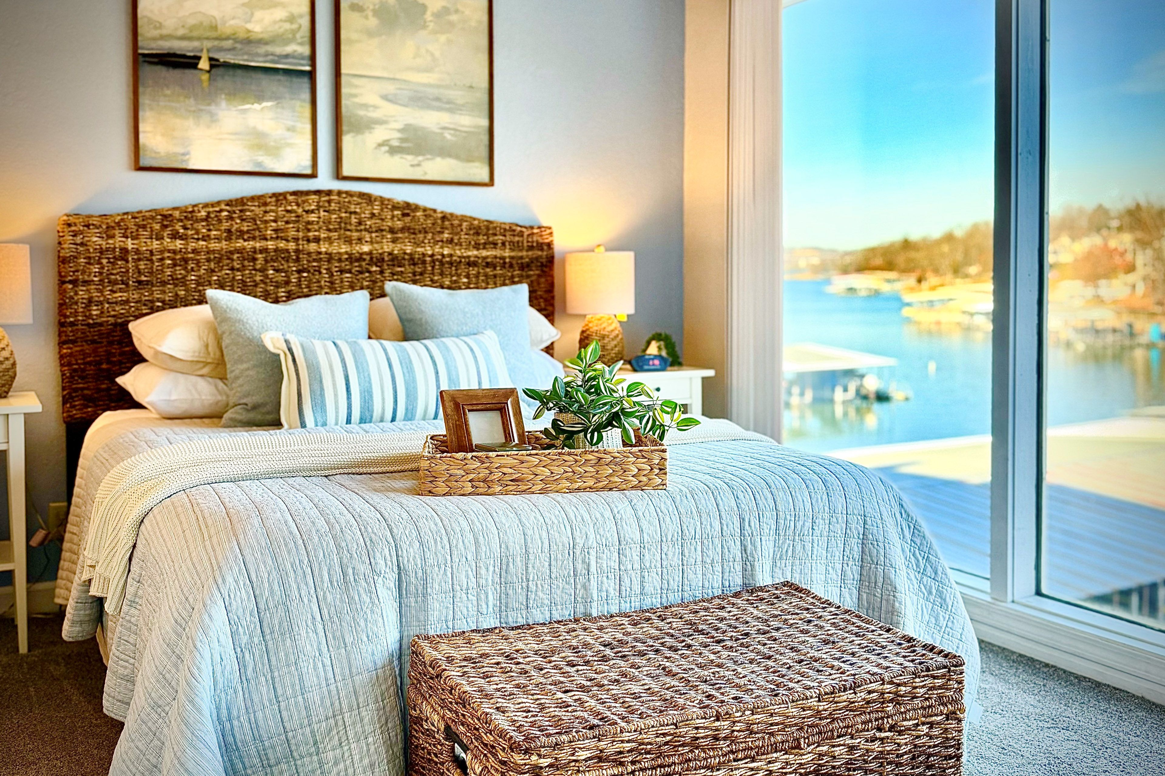 Bedroom 2 | Queen Bed | Basement Floor | En-Suite Bathroom