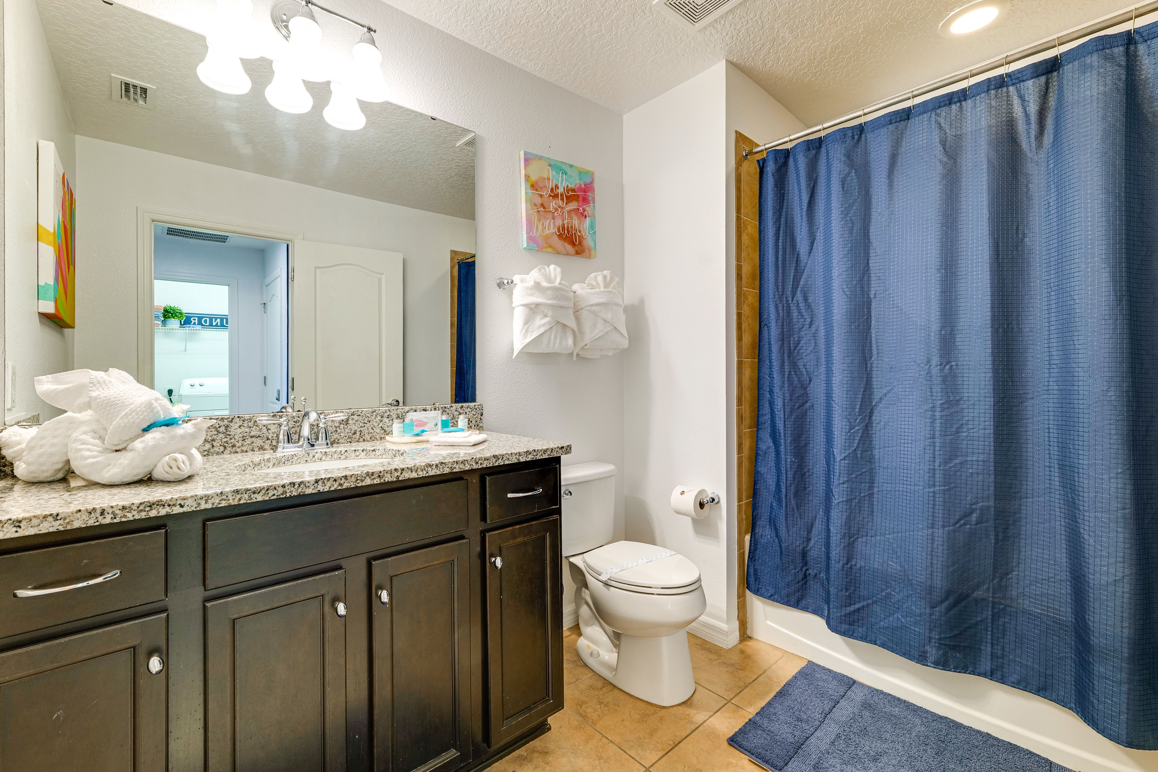 Bathroom | 2nd Floor