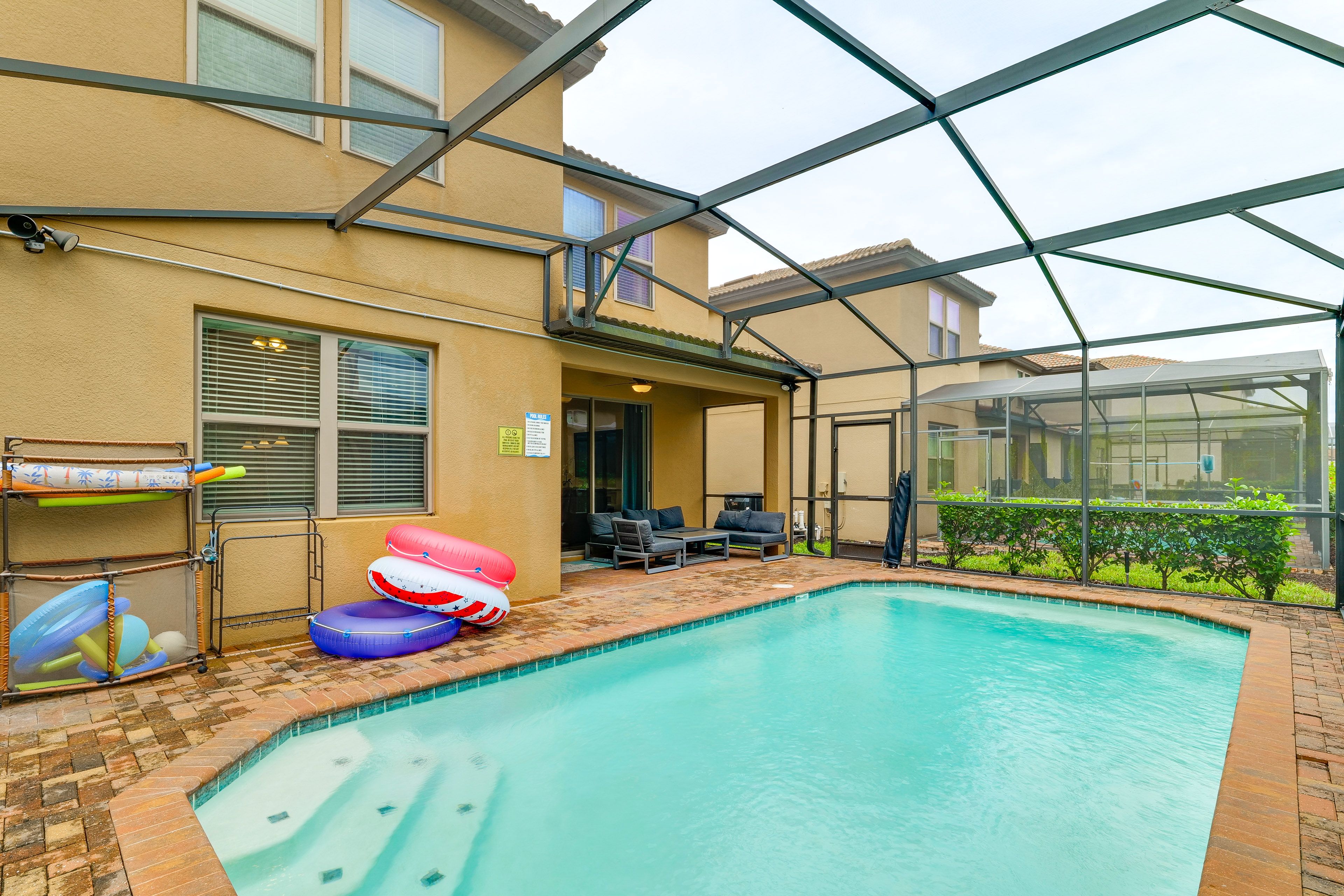 Kissimmee Vacation Rental | 5BR | 4BA | 1 Step Required | 3,078 Sq Ft