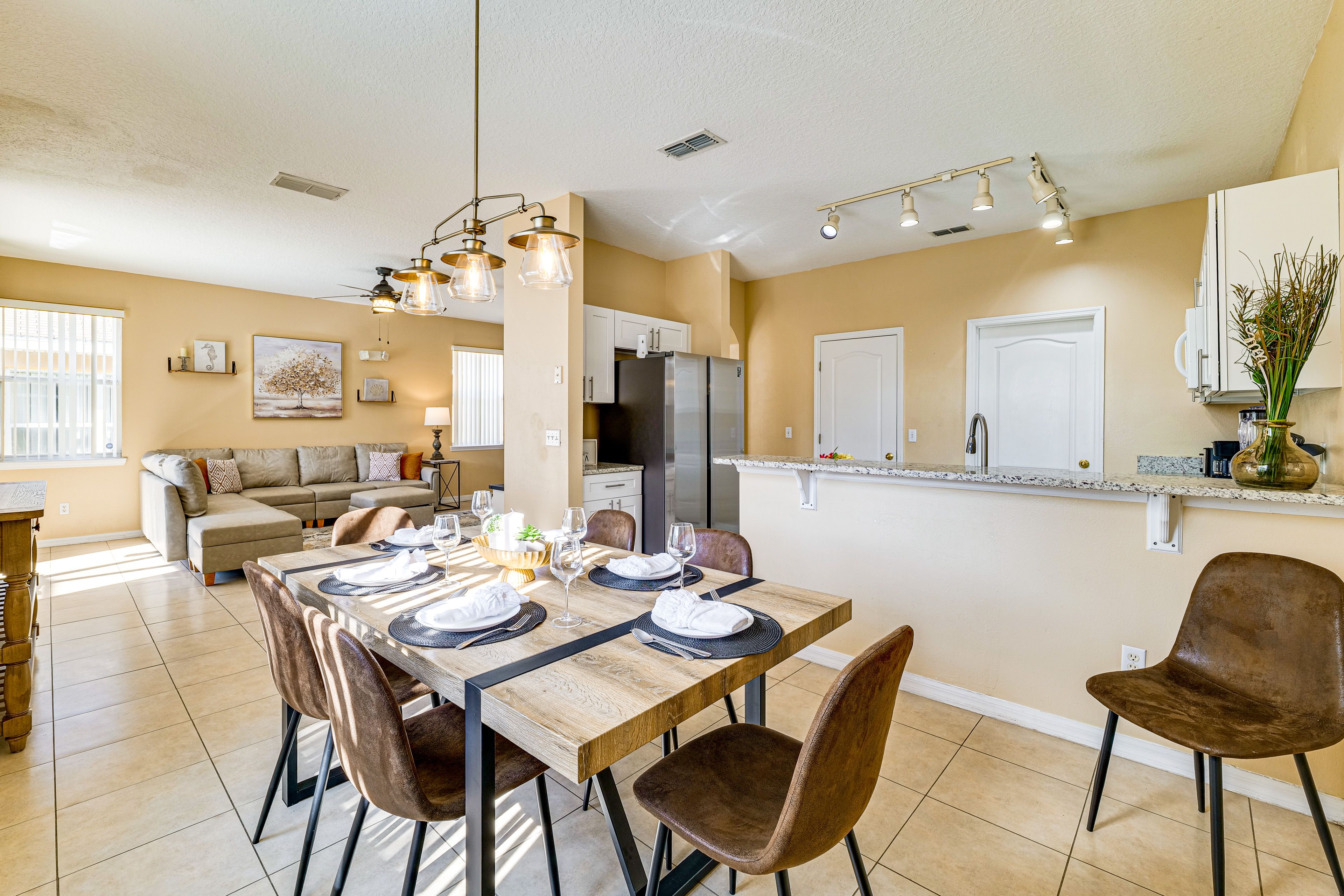 Dining Area | 1st Floor