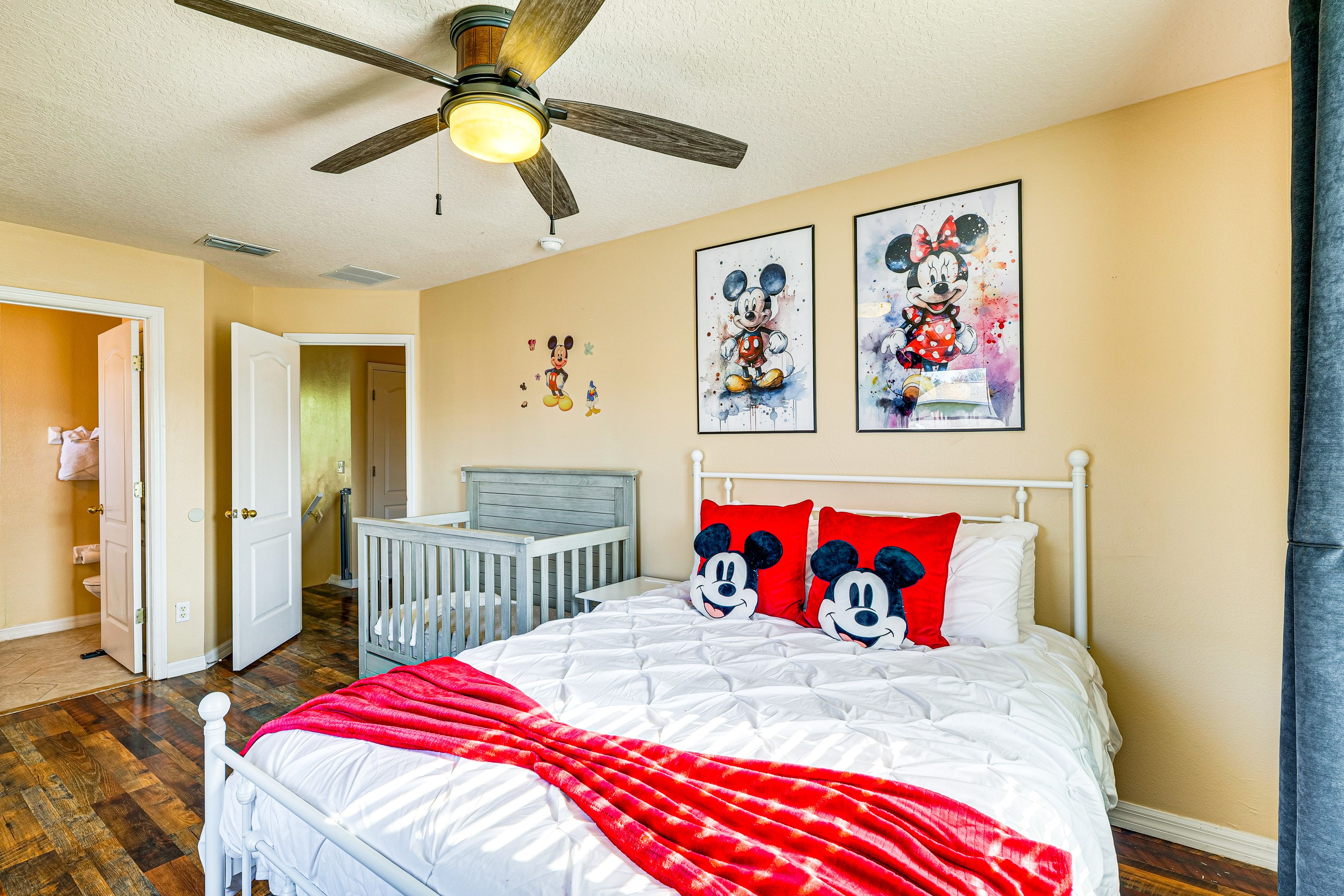 Bedroom 2 | Queen Bed | Crib | 2nd Floor